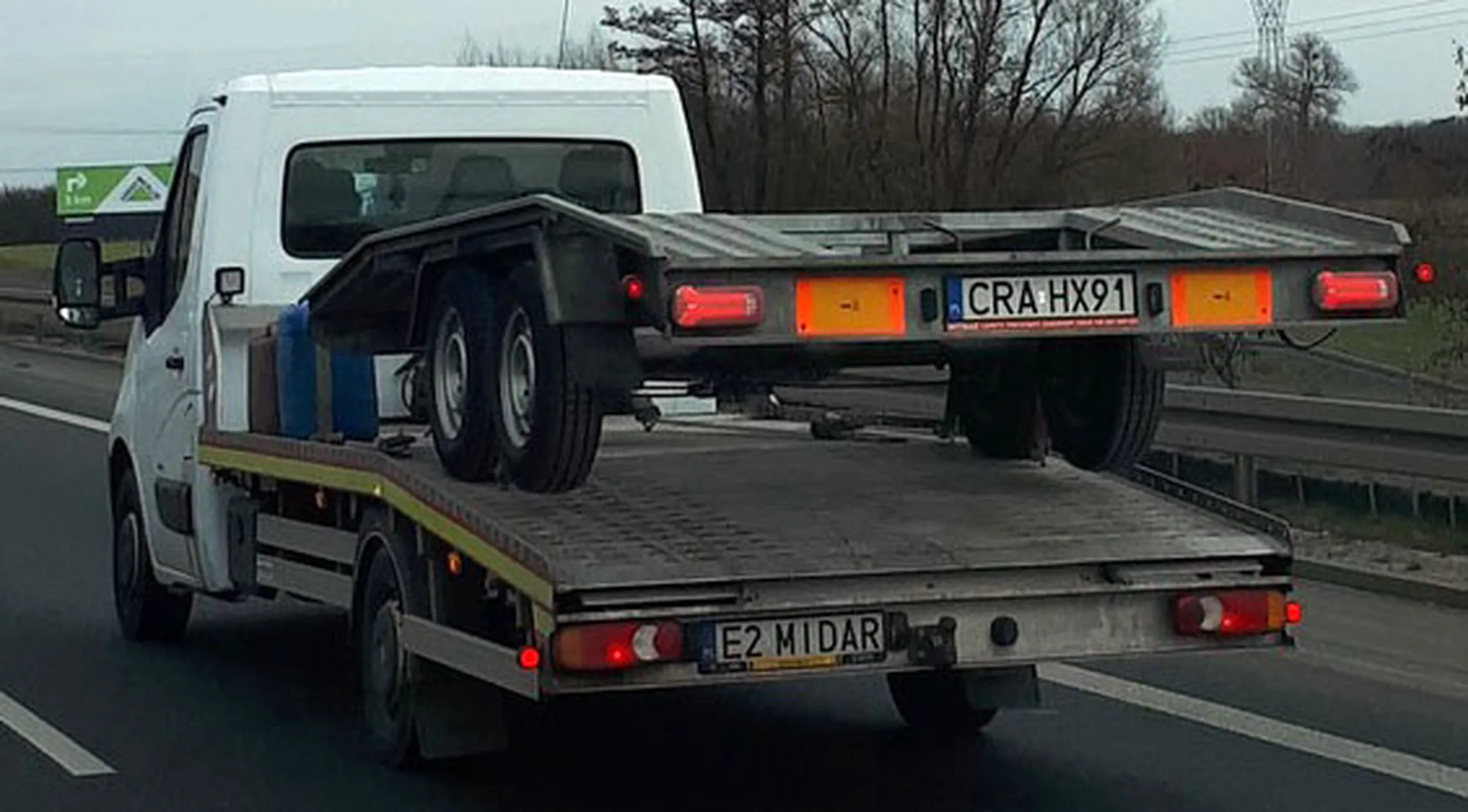 Fajny numer, blacha E2 MIDAR