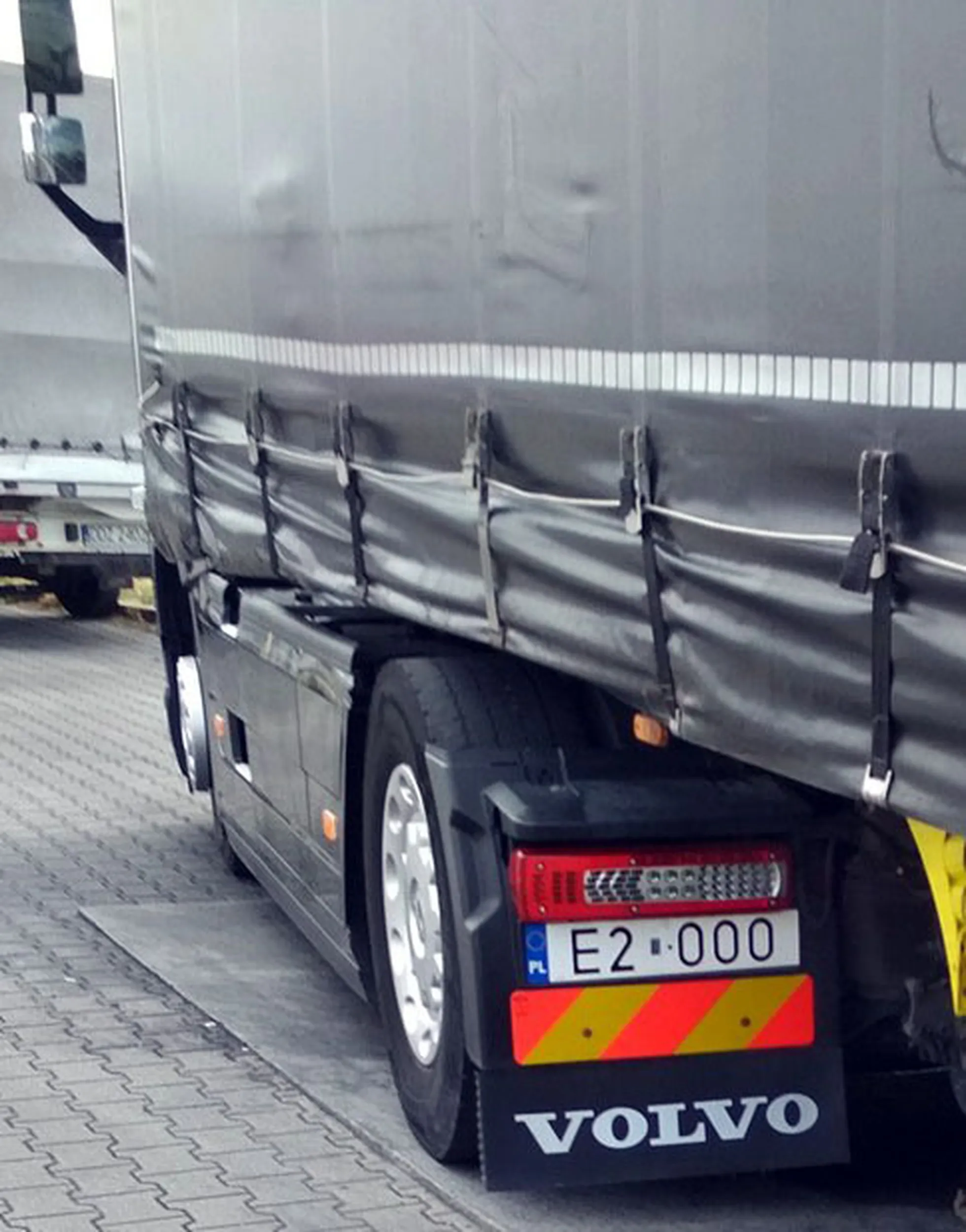 Fajny numer, blacha E2 OOO