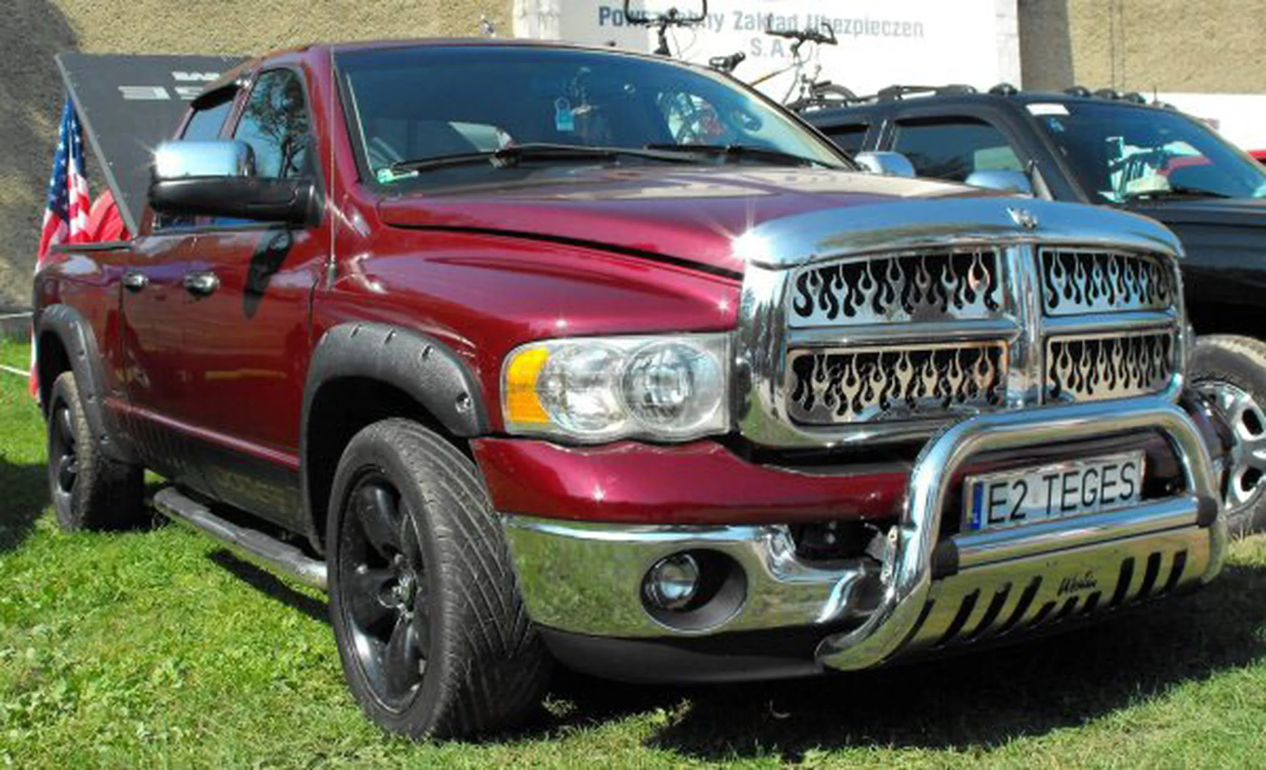 Fajny numer, blacha E2 TEGES