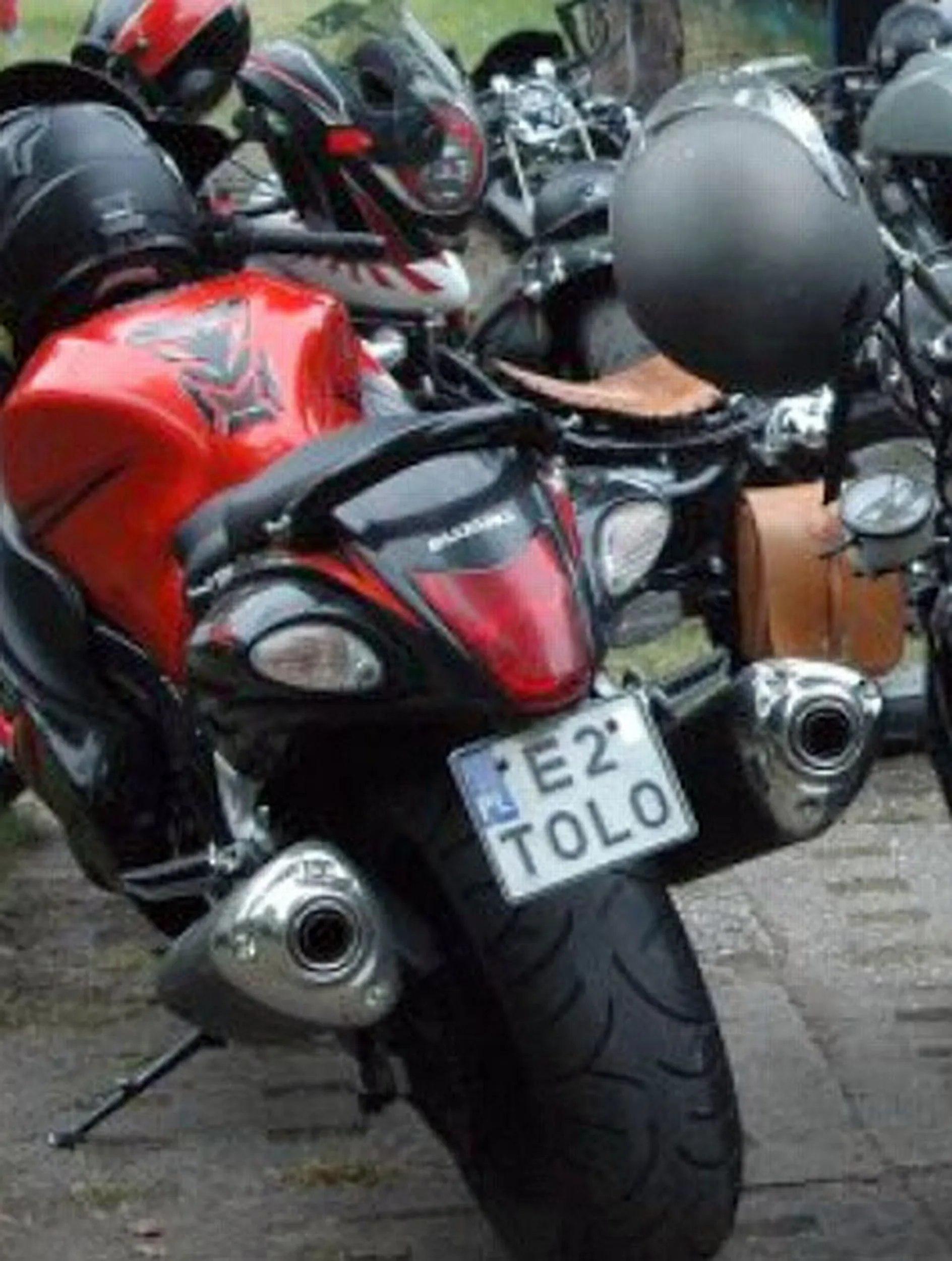 Fajny numer, blacha E2 TOLO