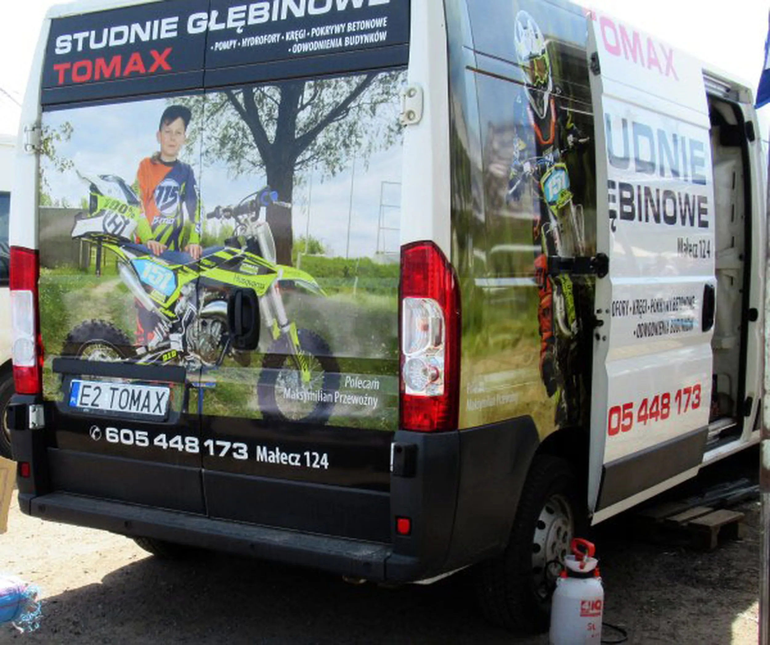 Fajny numer, blacha E2 TOMAX