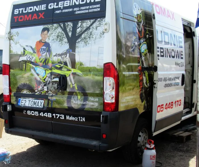 Fajny numer, blacha E2 TOMAX