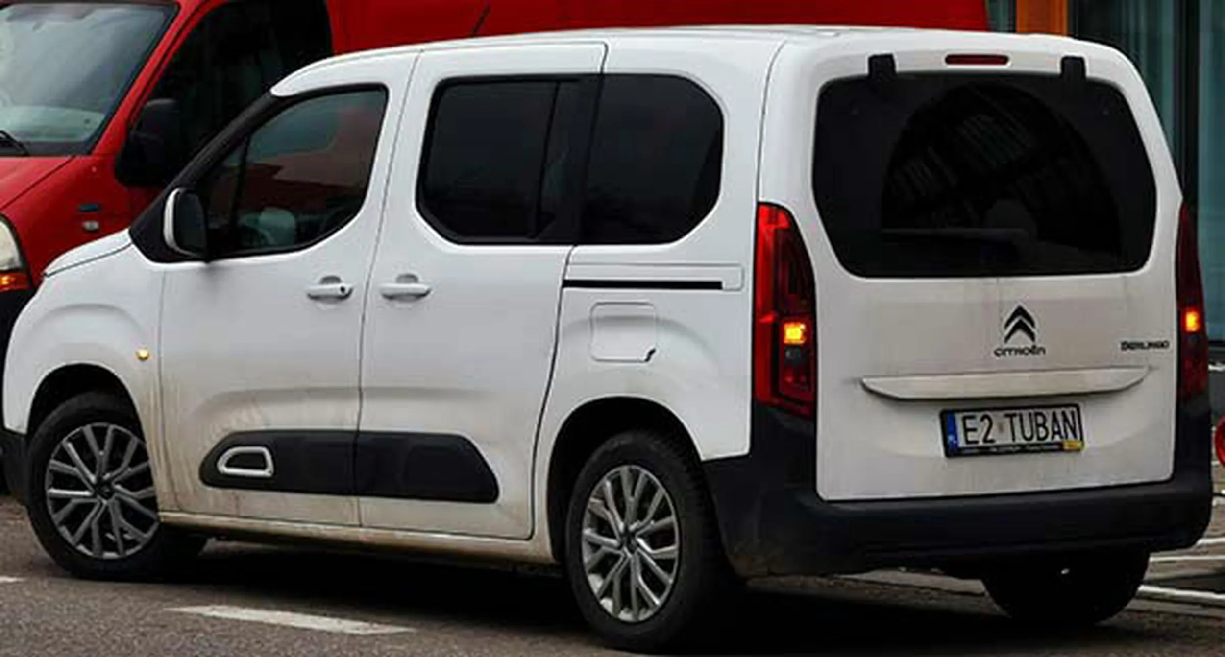 Fajny numer, blacha E2 TUBAN