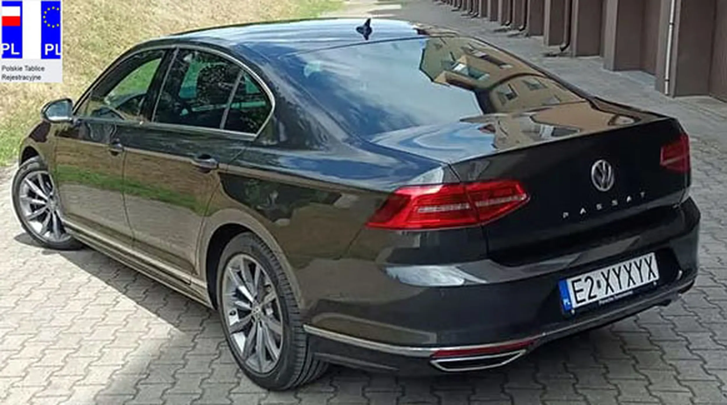 Fajny numer, blacha E2 XYXYX