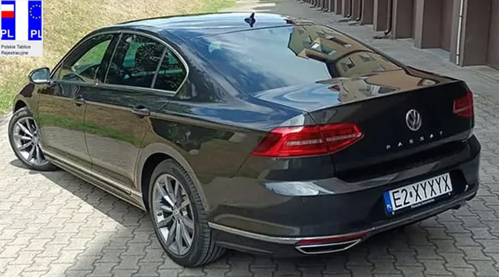 Fajny numer, blacha E2 XYXYX