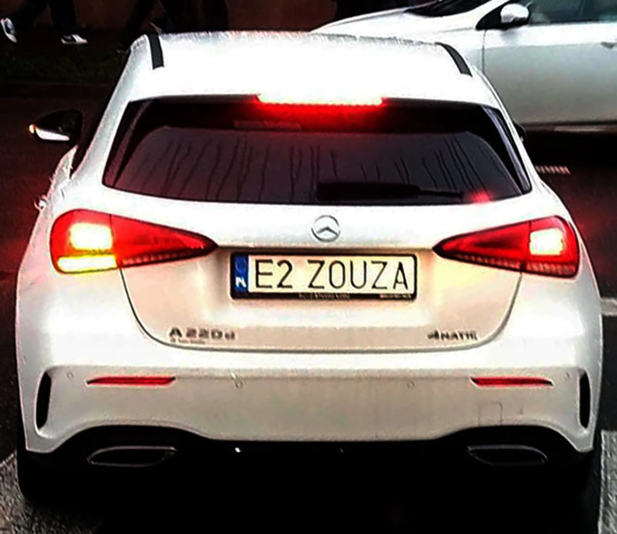 Fajny numer, blacha E2 ZOUZA