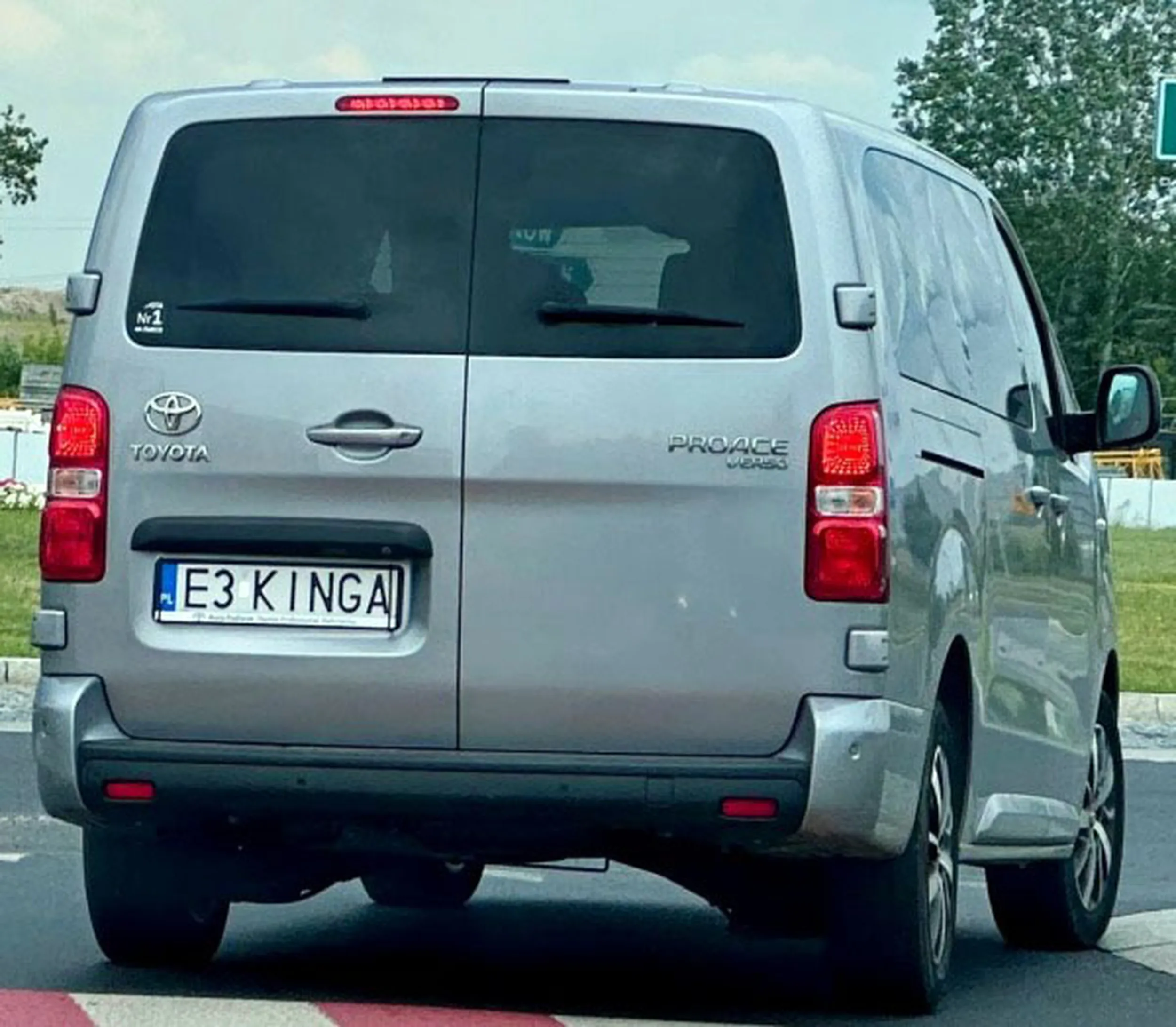 Fajny numer, blacha E3 KINGA