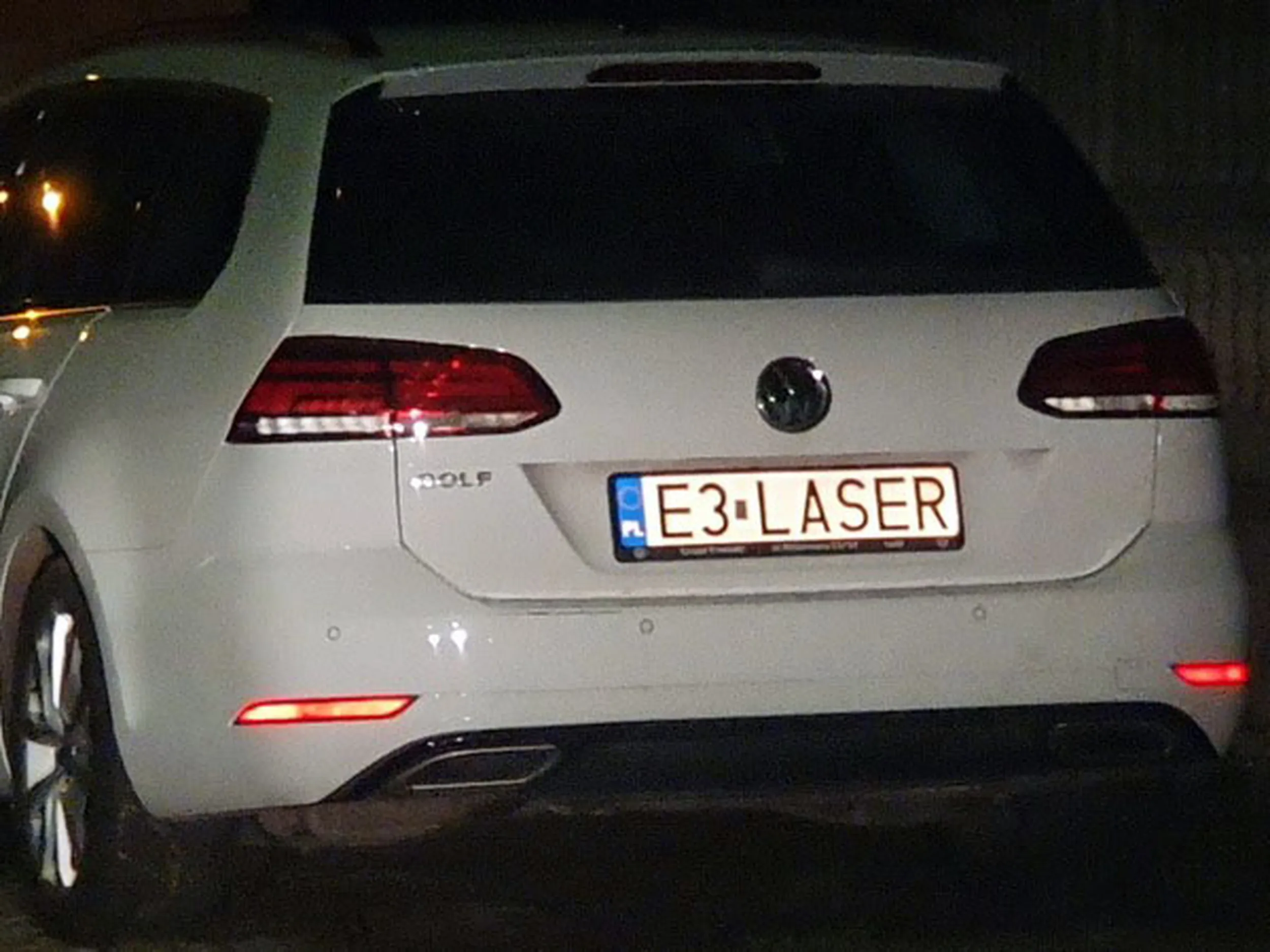 Fajny numer, blacha E3 LASER