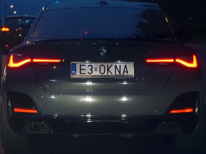 Fajny numer, blacha E3 OKNA