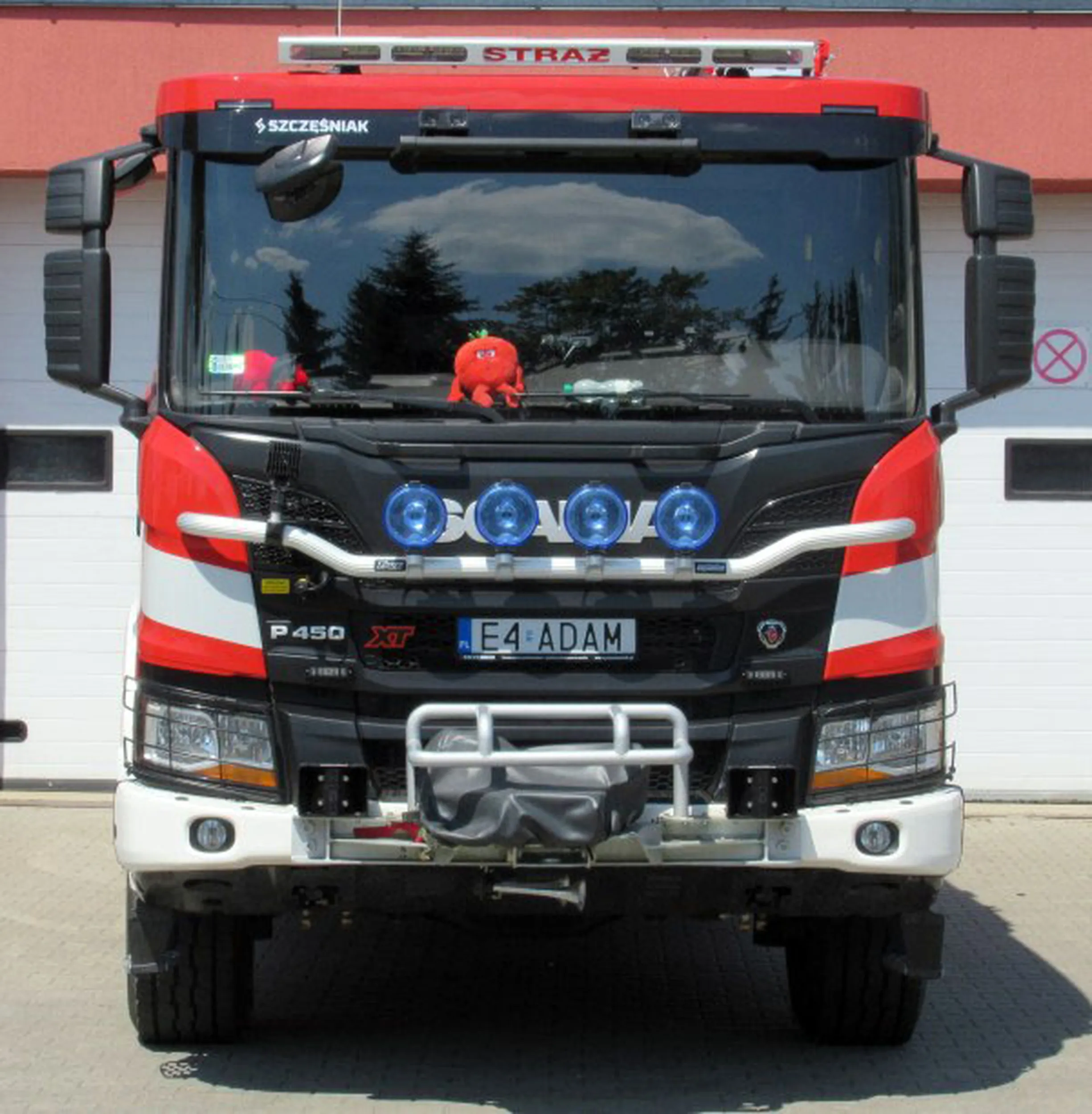 Fajny numer, blacha E4 ADAM