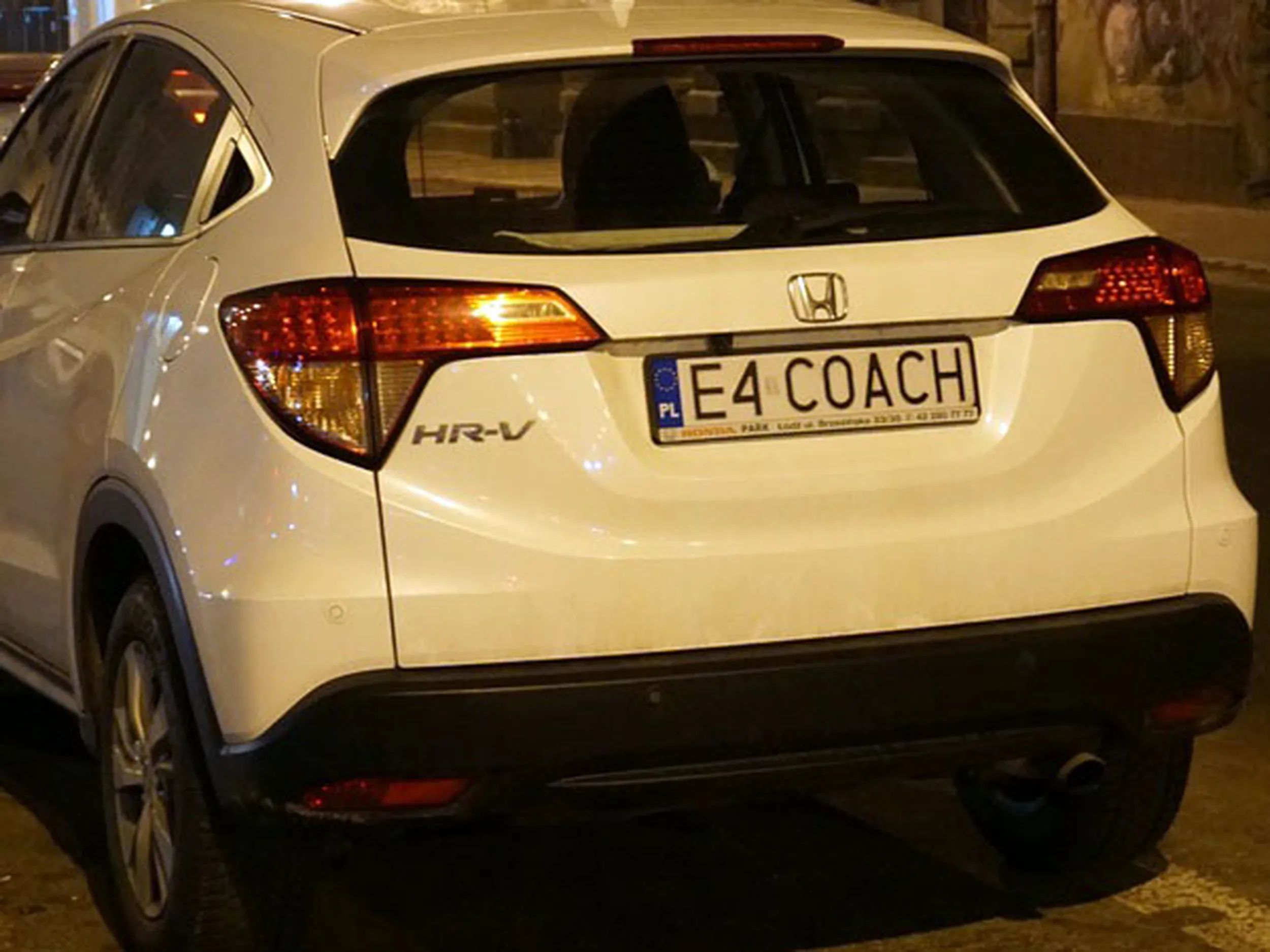 Fajny numer, blacha E4 COACH