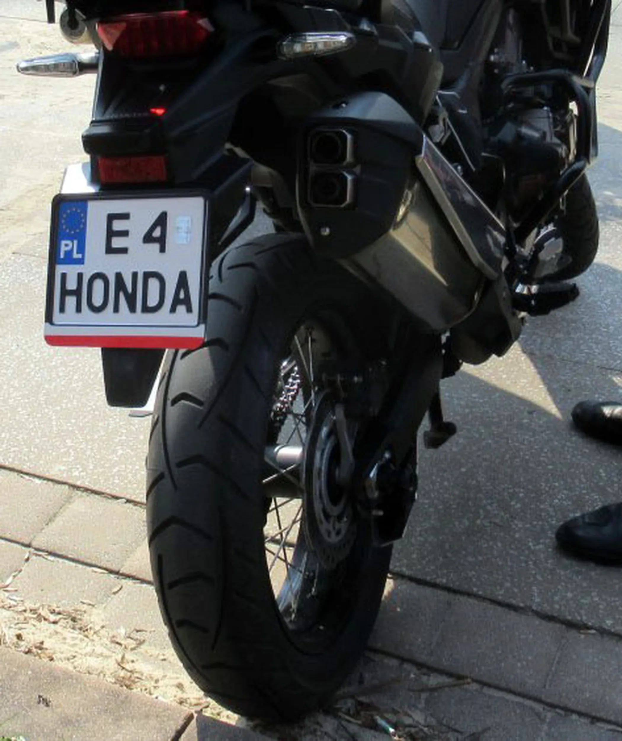 Fajny numer, blacha E4 HONDA