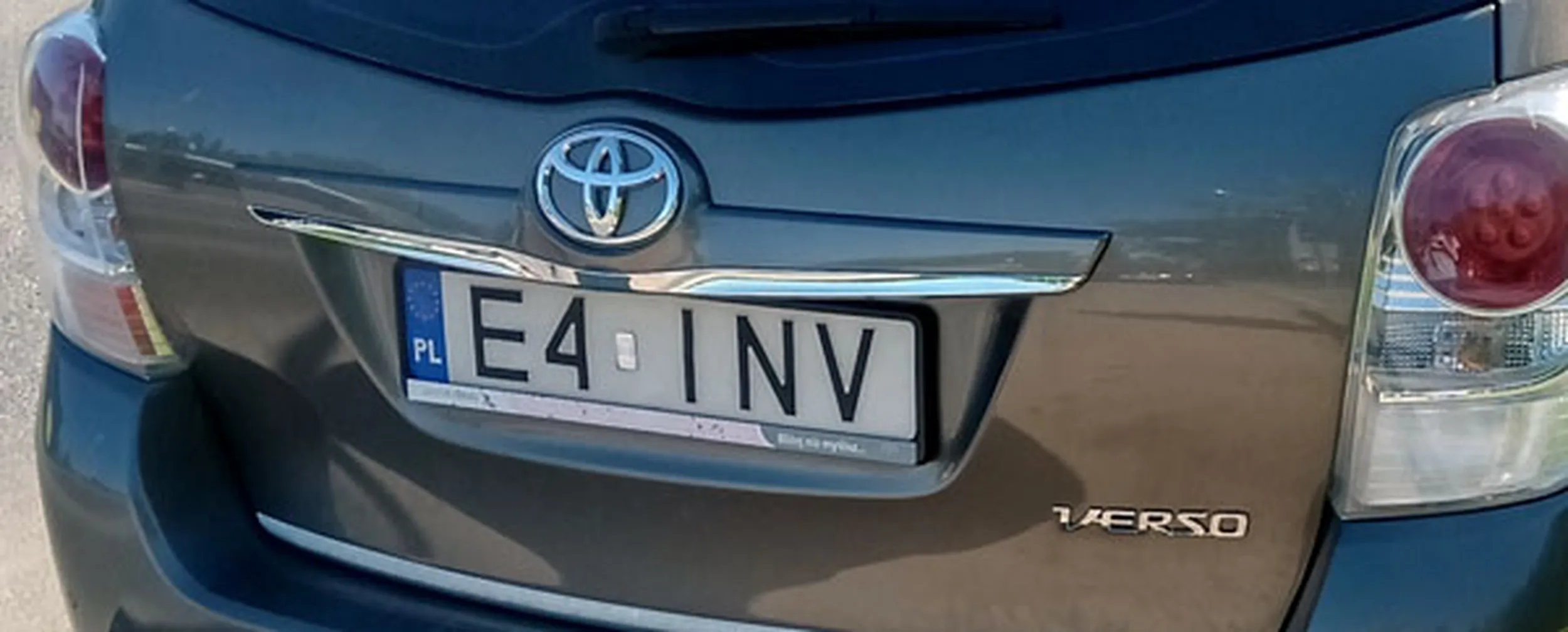 Fajny numer, blacha E4 INV