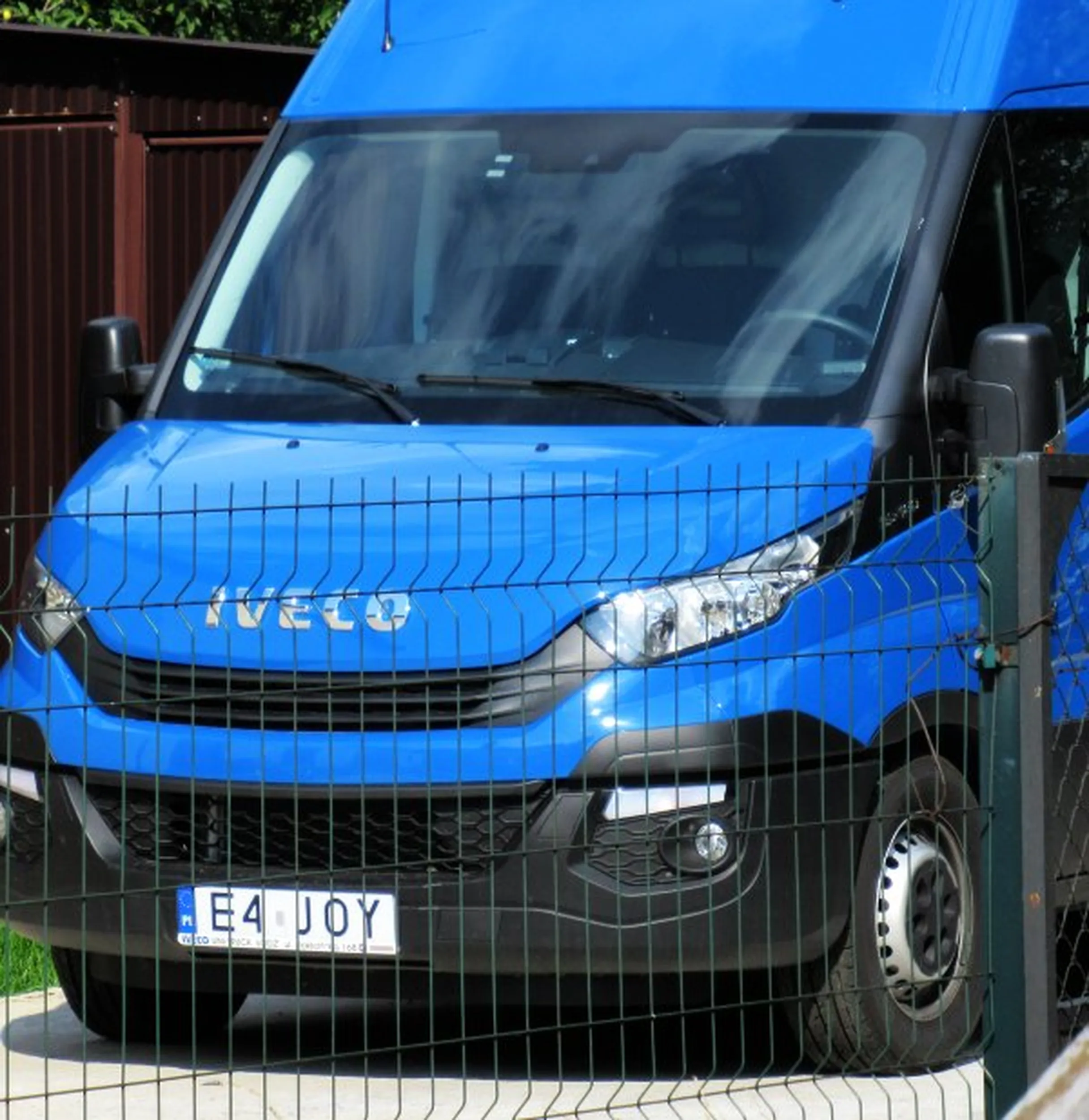 Fajny numer, blacha E4 JOY