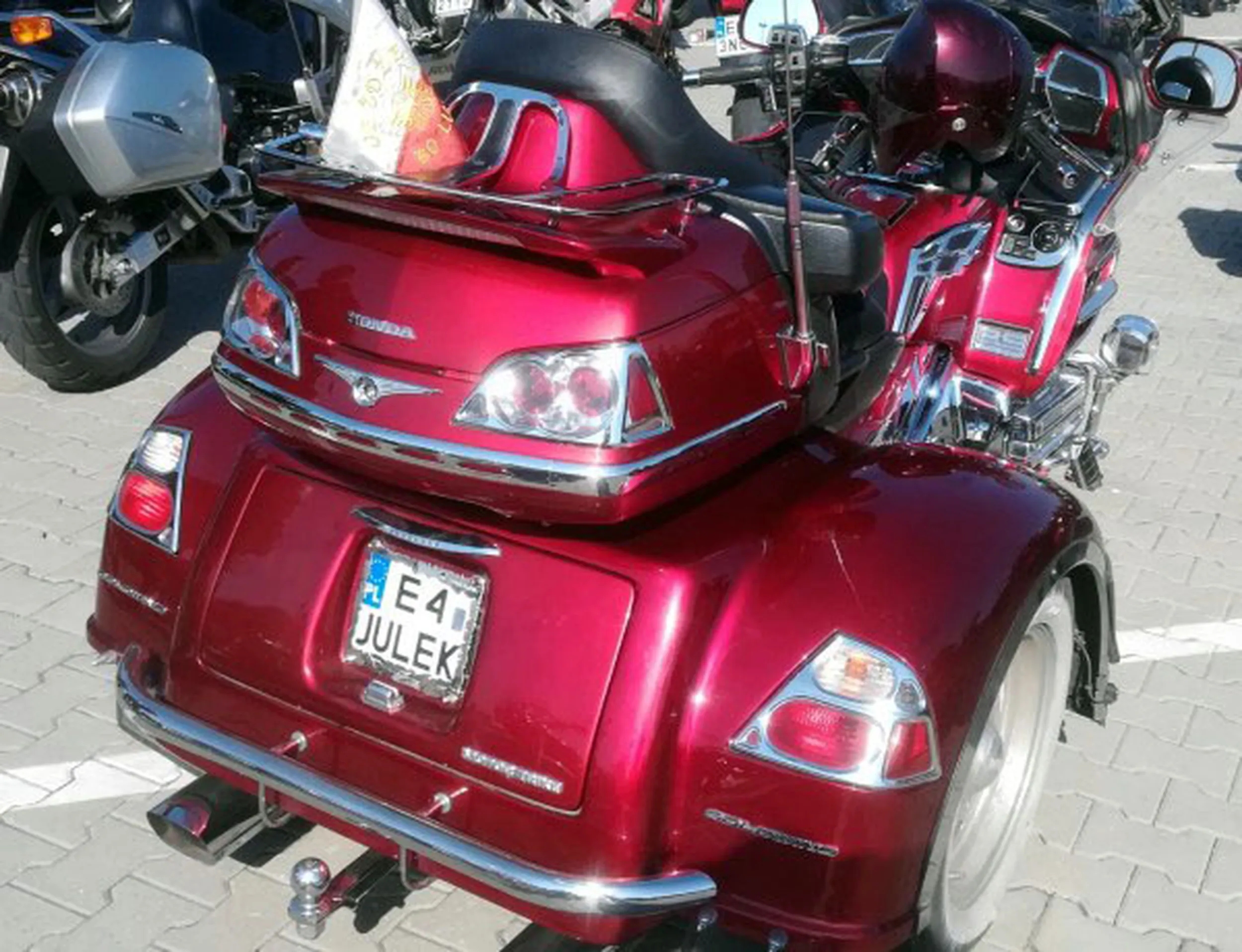 Fajny numer, blacha E4 JULEK