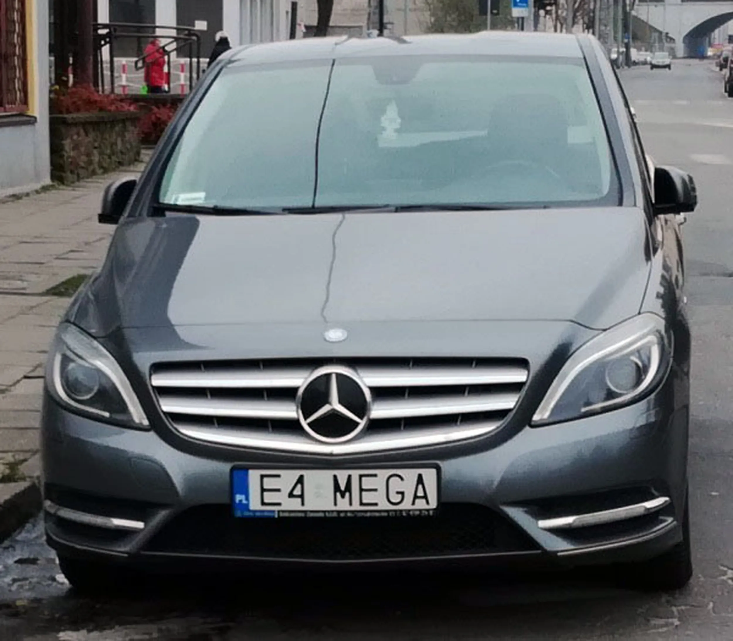 Fajny numer, blacha E4 MEGA