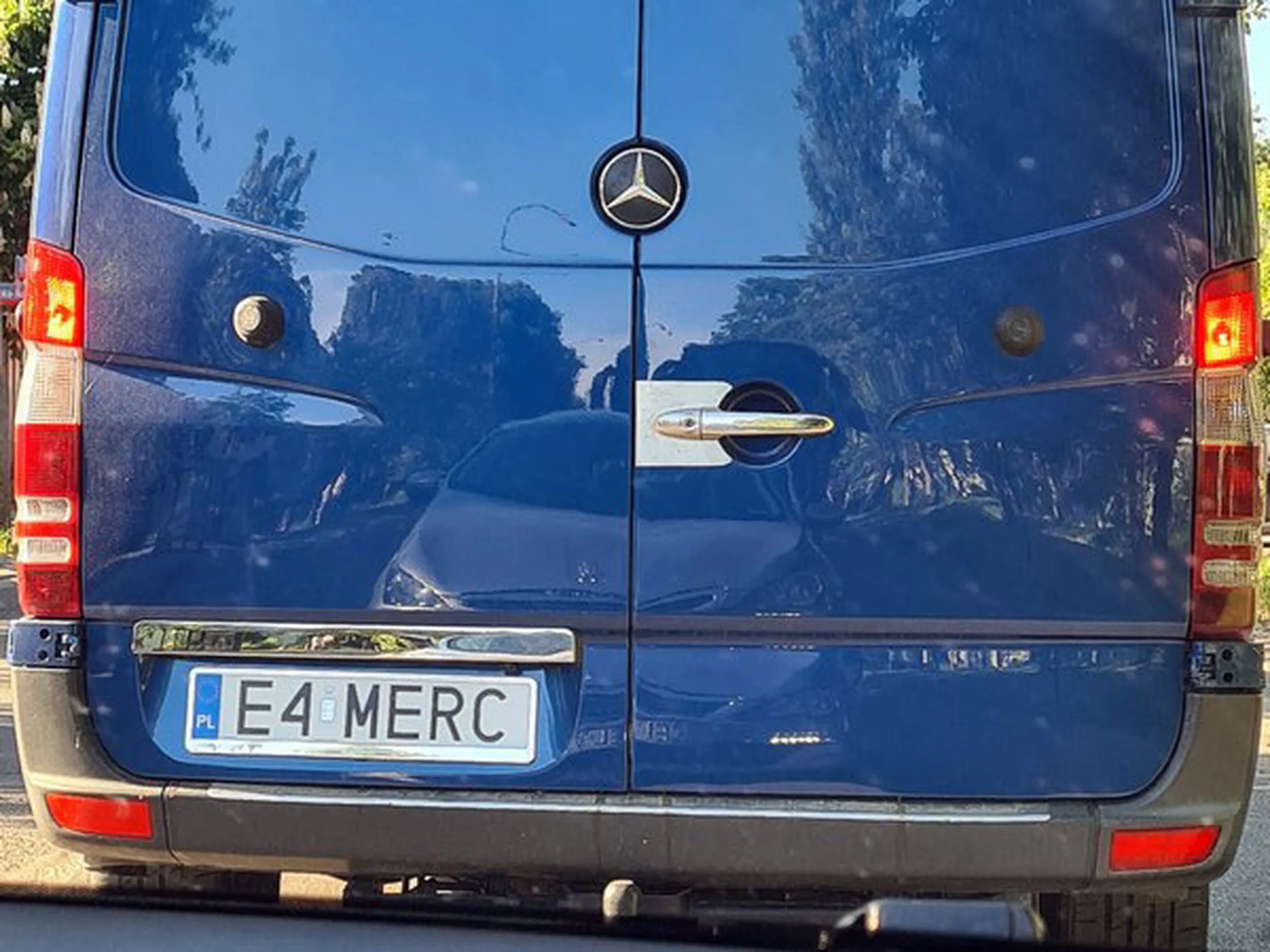 Fajny numer, blacha E4 MERC