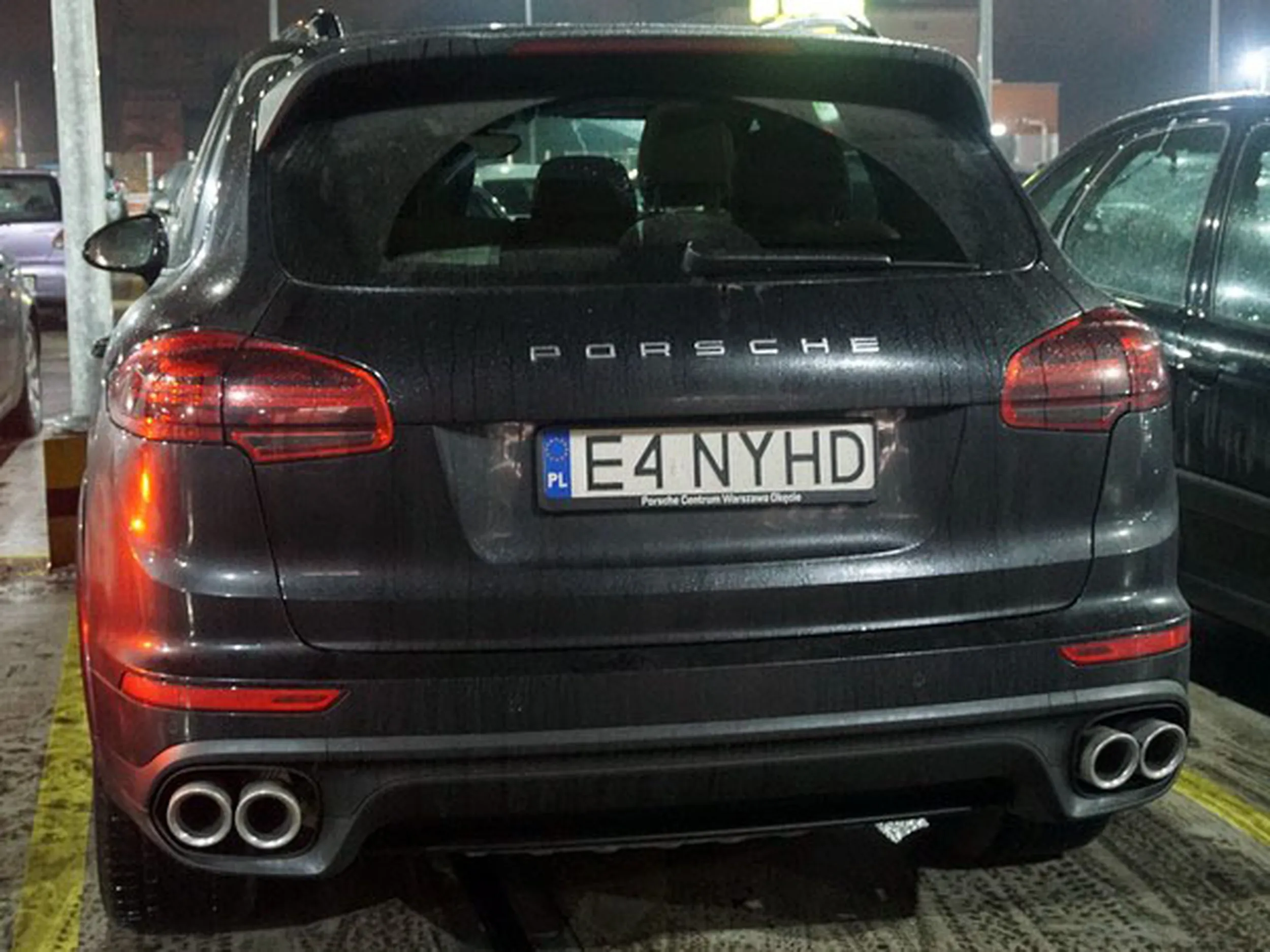 Fajny numer, blacha E4 NYHD