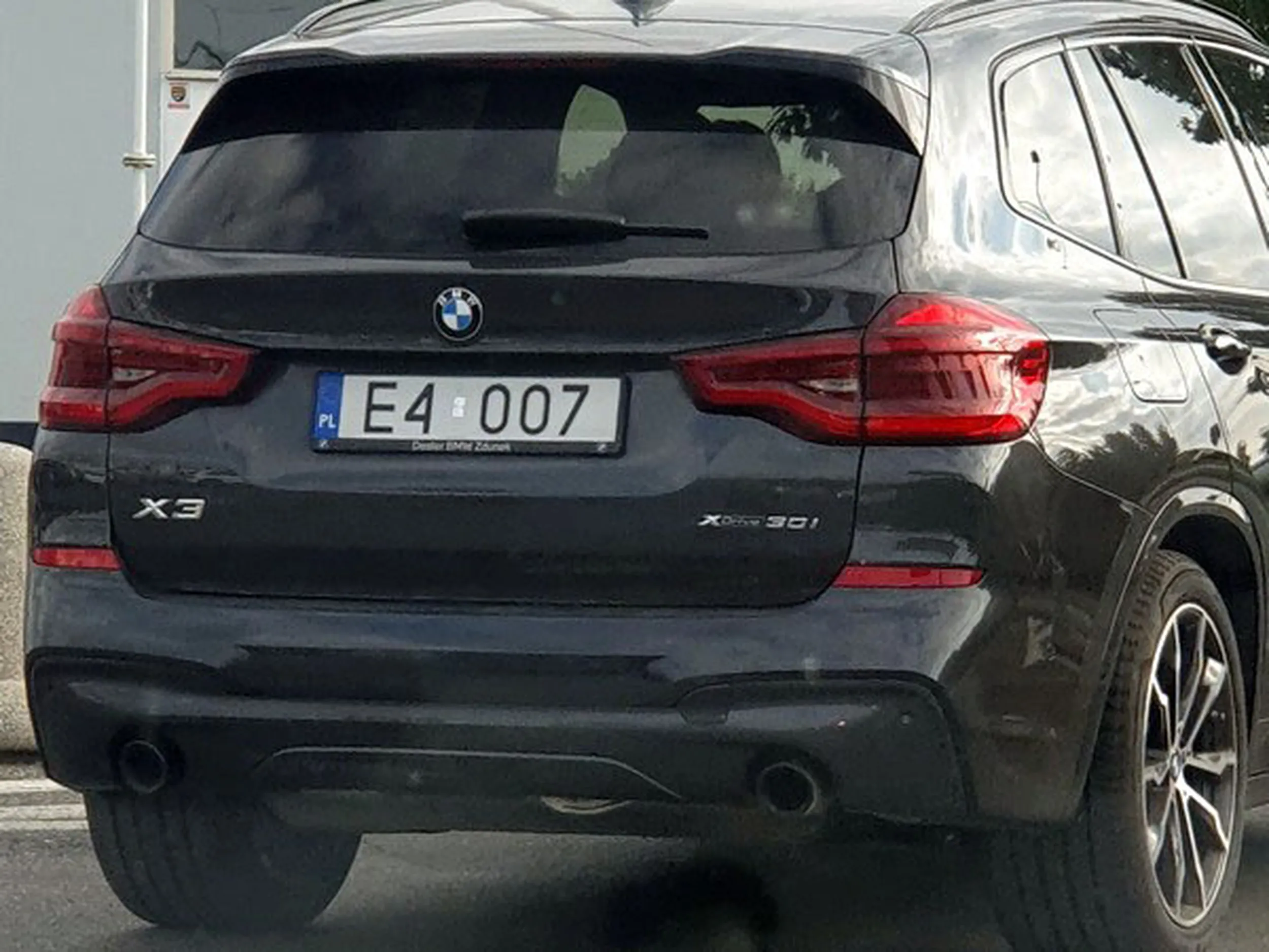 Fajny numer, blacha E4 OO7