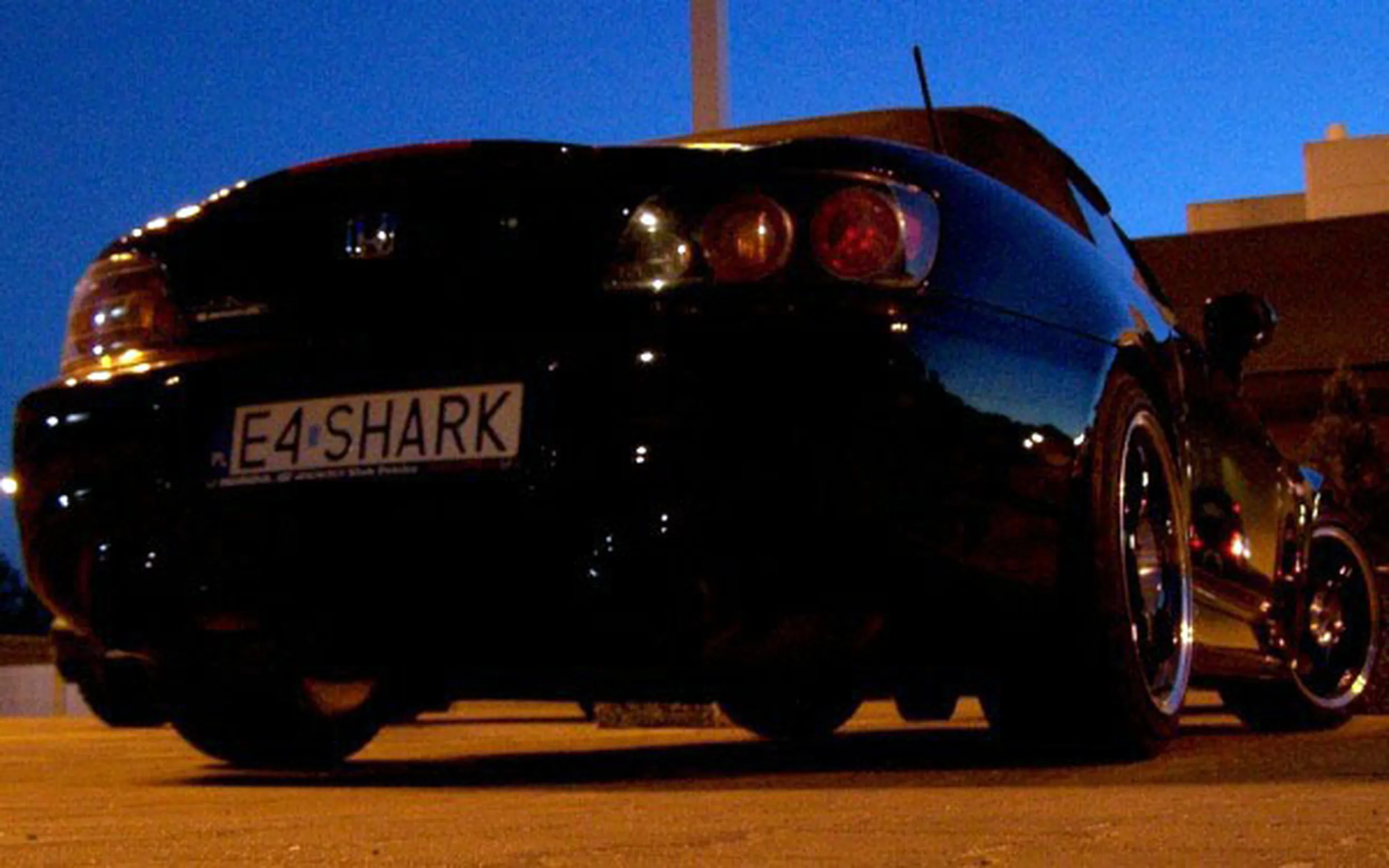 Fajny numer, blacha E4 SHARK