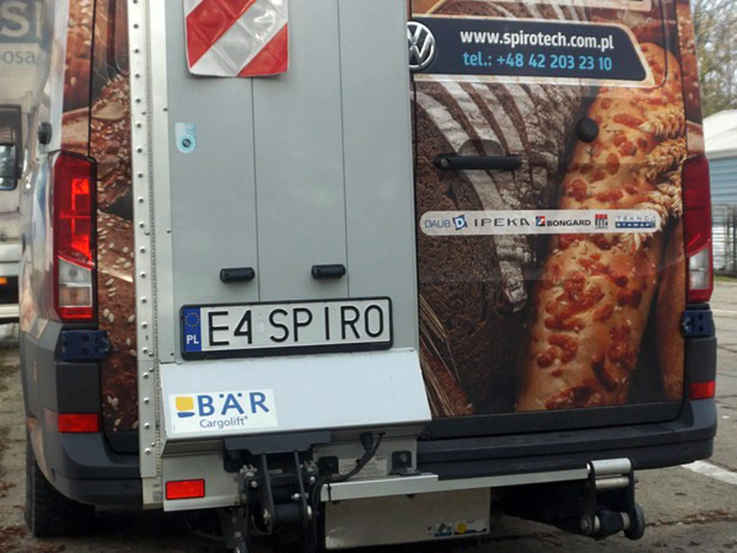 Fajny numer, blacha E4 SPIRO