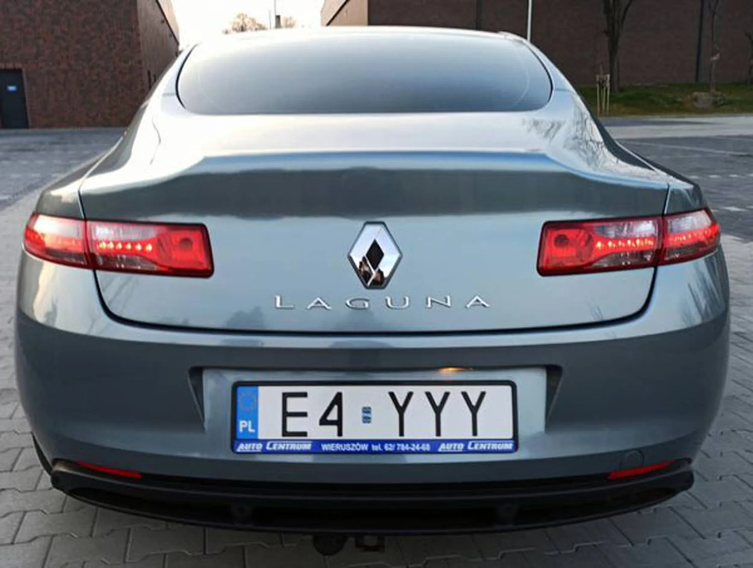 Fajny numer, blacha E4 YYY