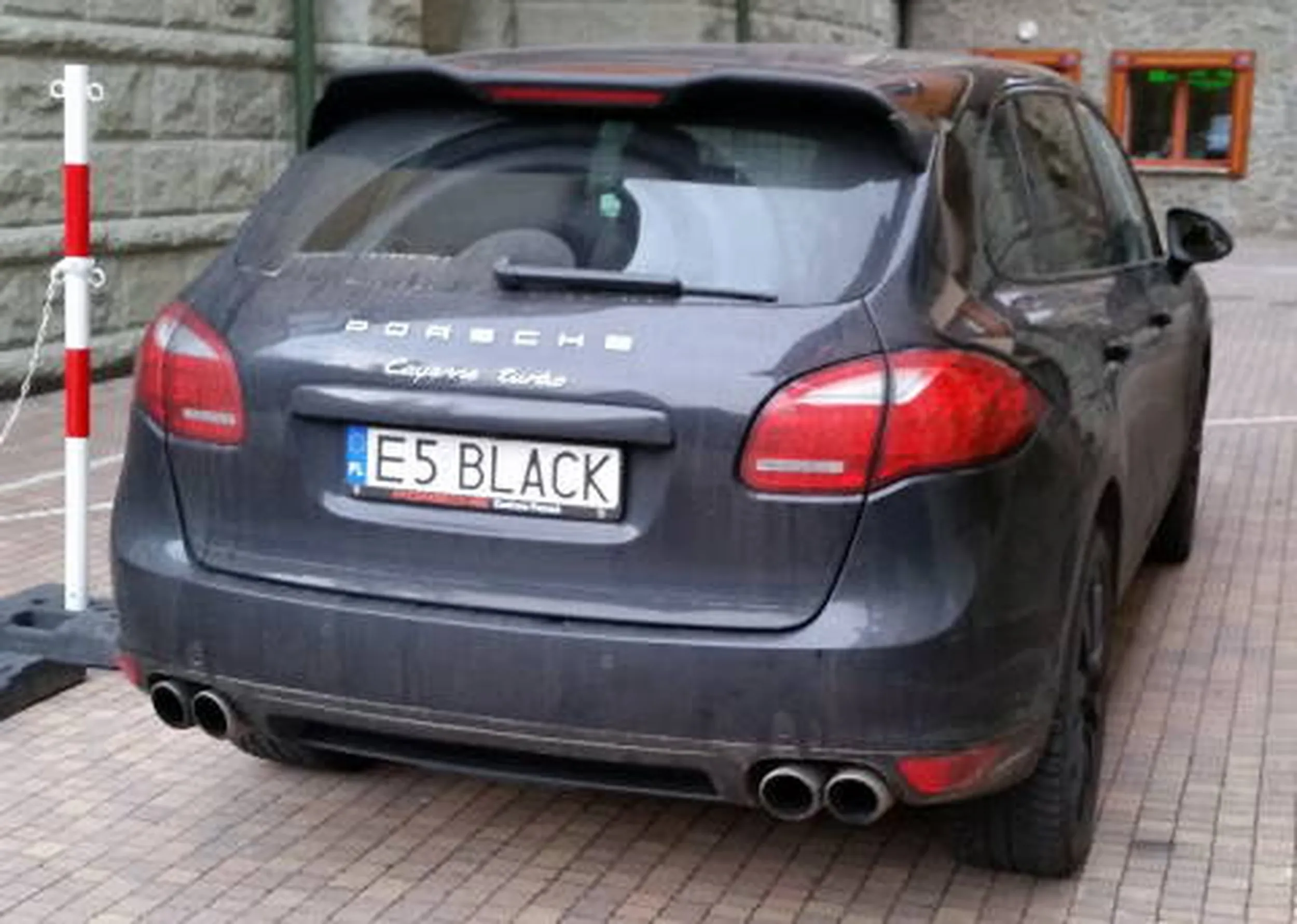 Fajny numer, blacha E5 BLACK