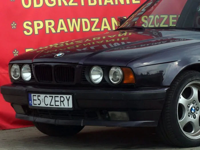 Fajny numer, blacha E5 CZERY