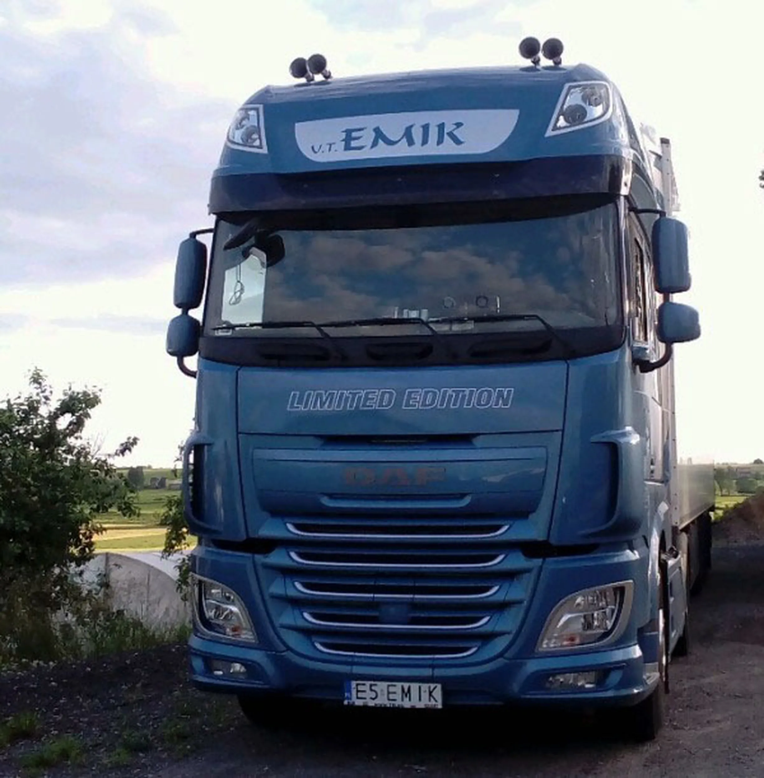 Fajny numer, blacha E5 EMIK