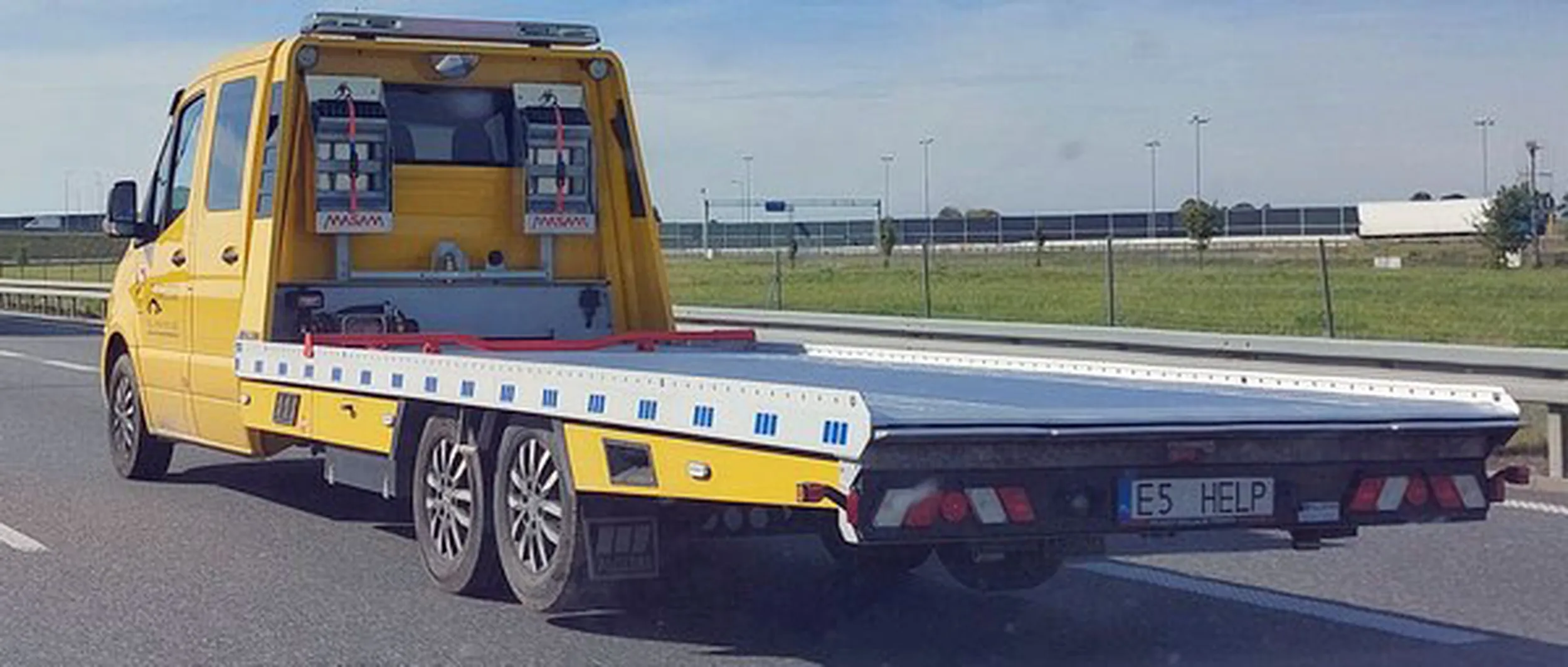 Fajny numer, blacha E5 HELP