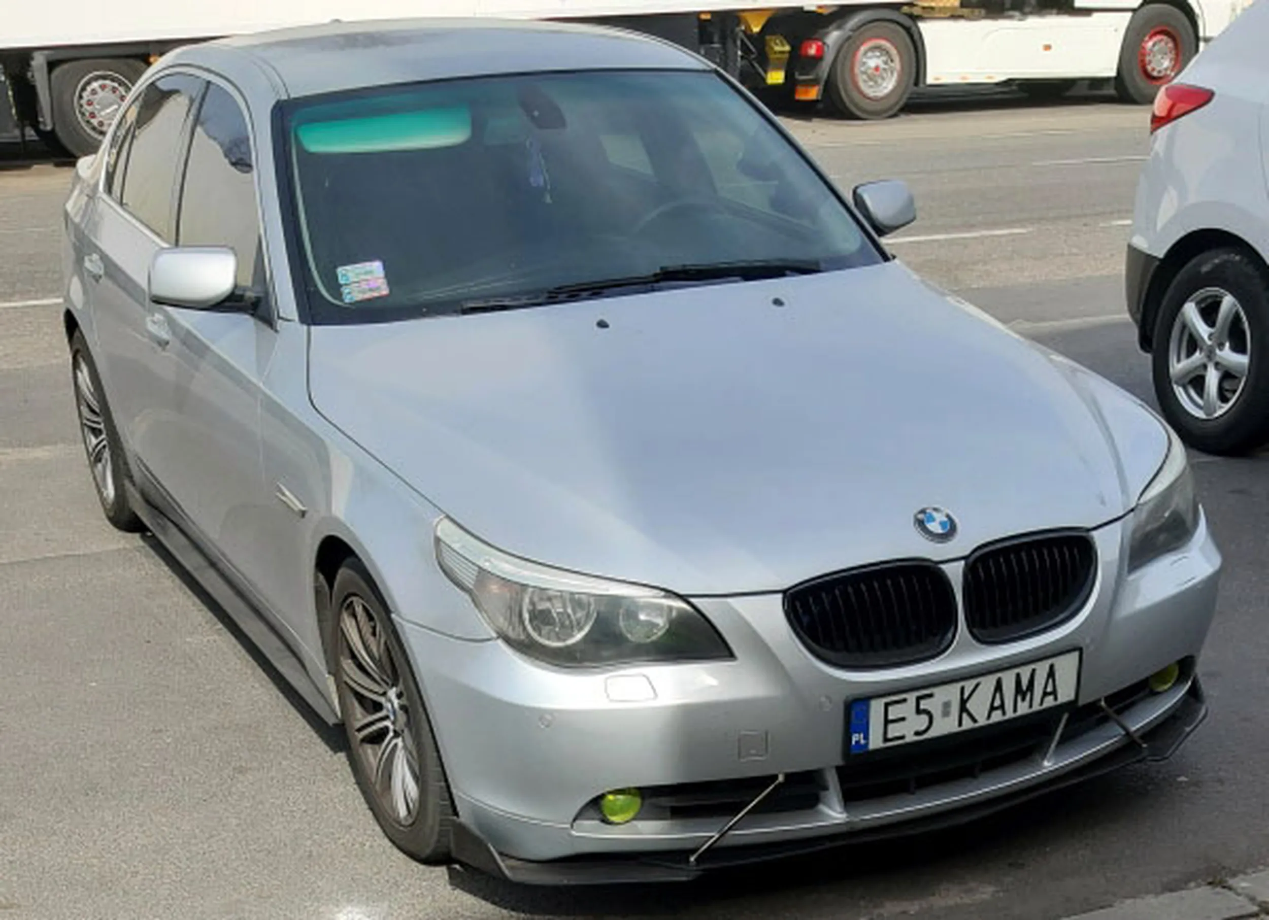 Fajny numer, blacha E5 KAMA