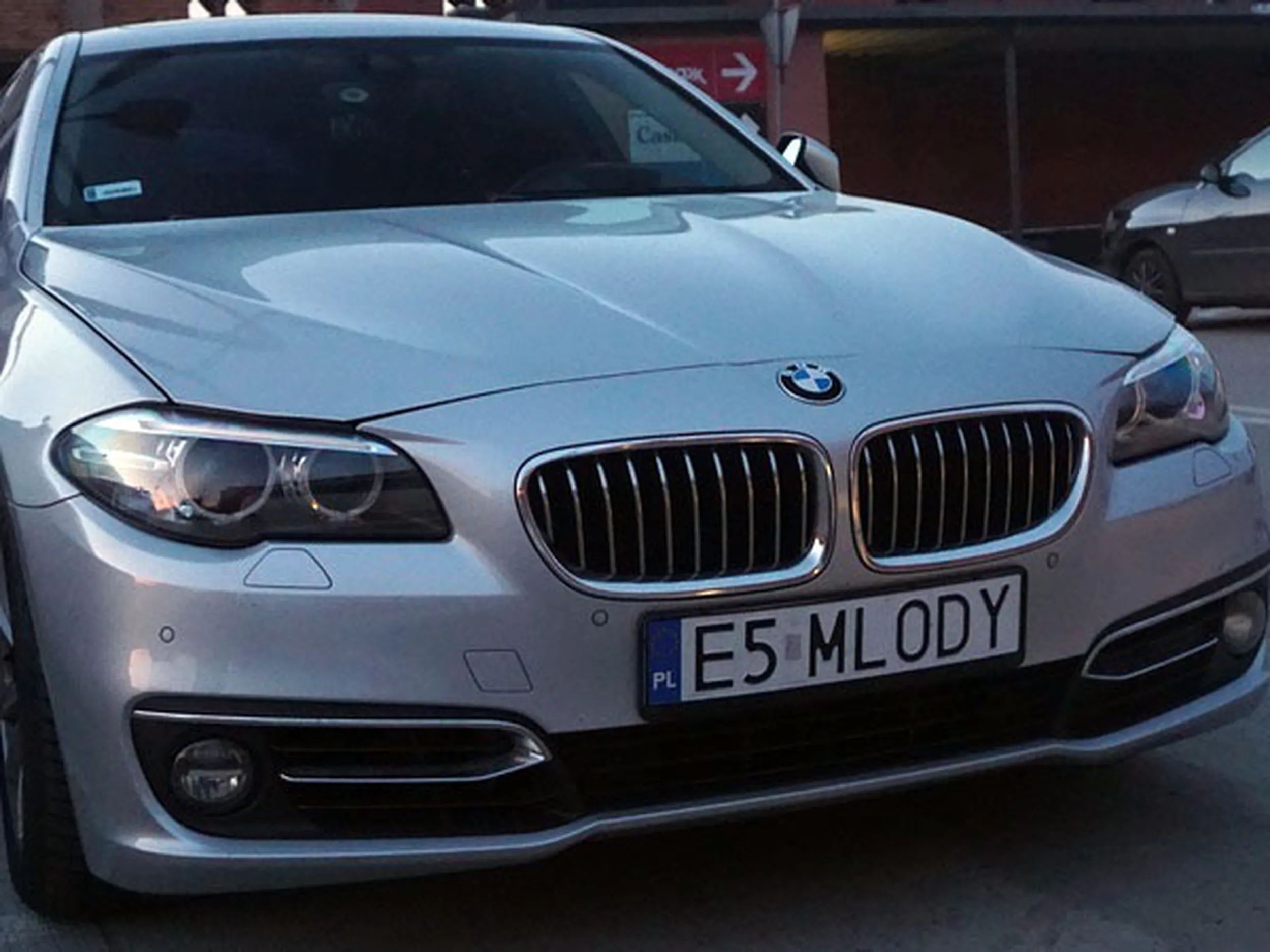 Fajny numer, blacha E5 MLODY