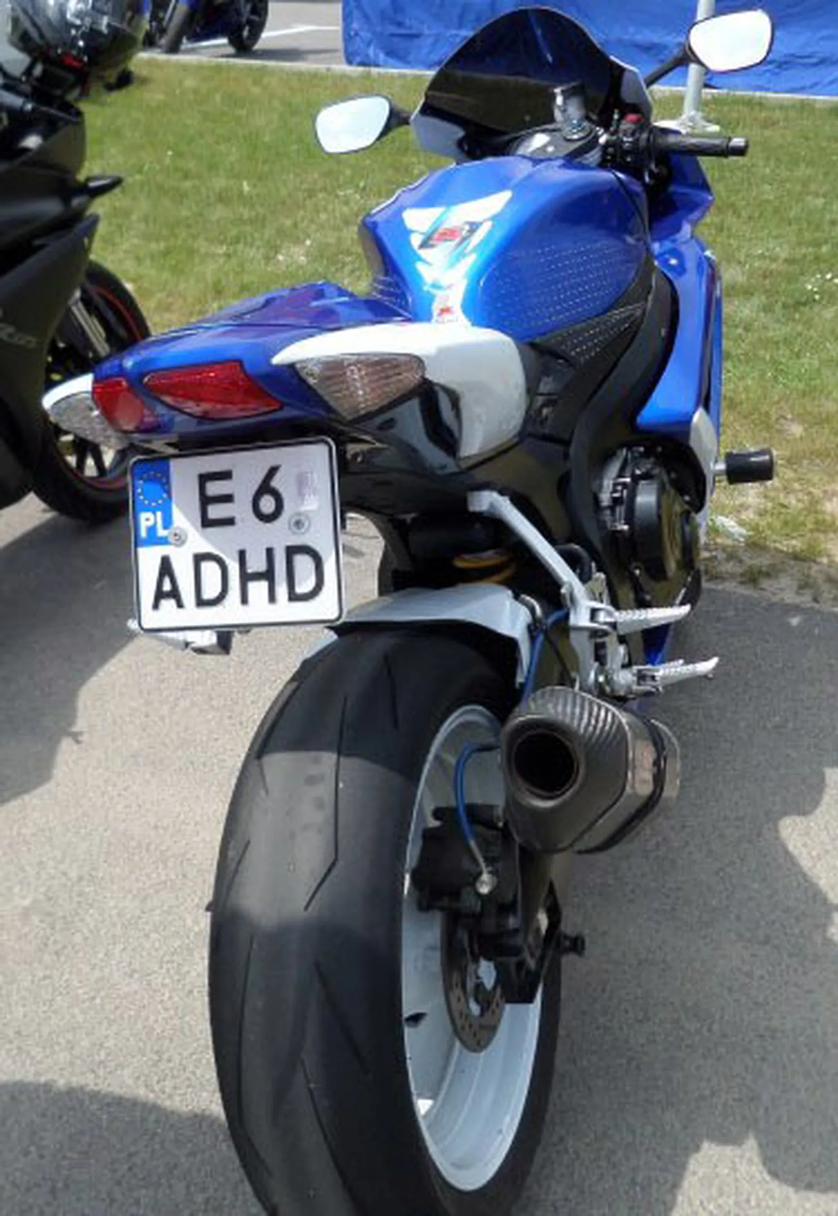 Fajny numer, blacha E6 ADHD