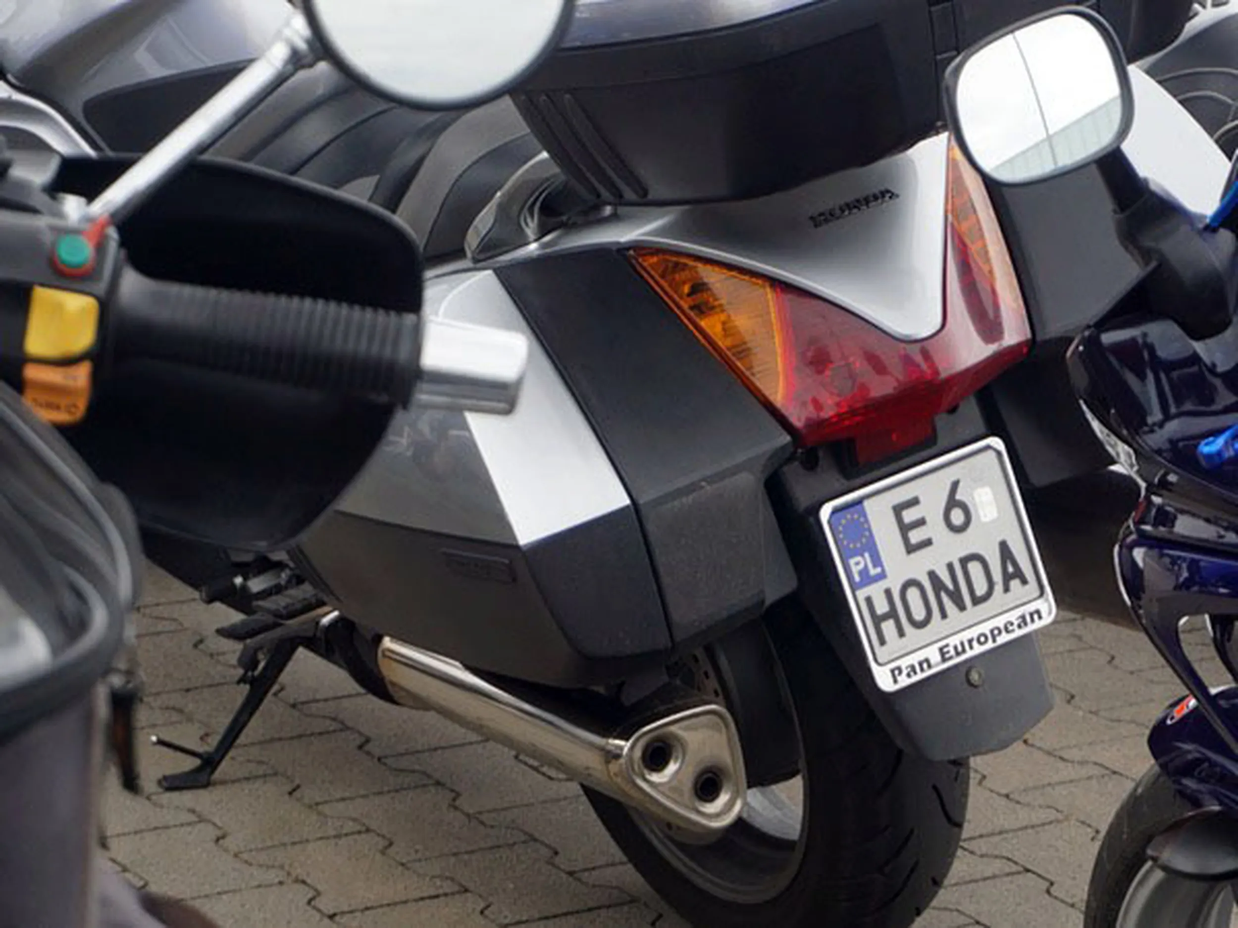 Fajny numer, blacha E6 HONDA