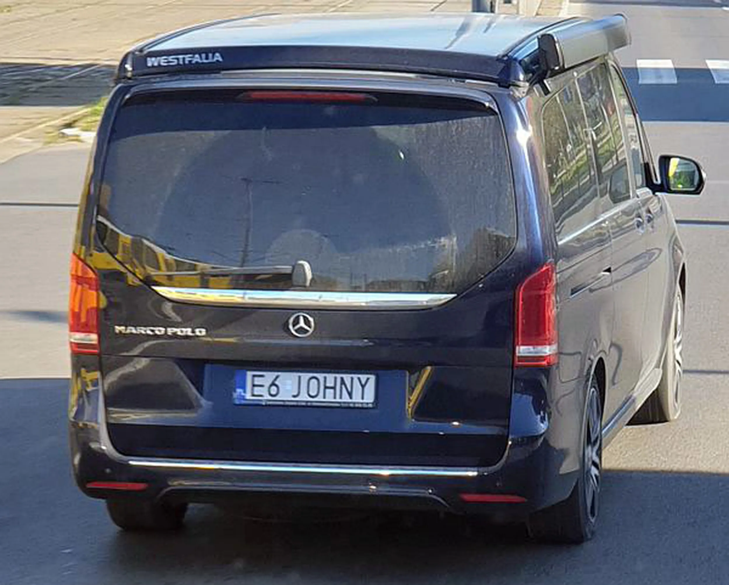 Fajny numer, blacha E6 JOHNY