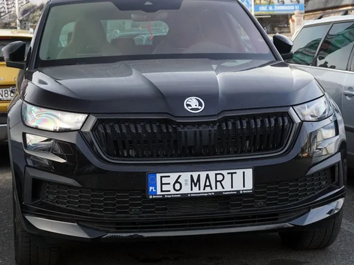 Fajny numer, blacha E6 MARTI