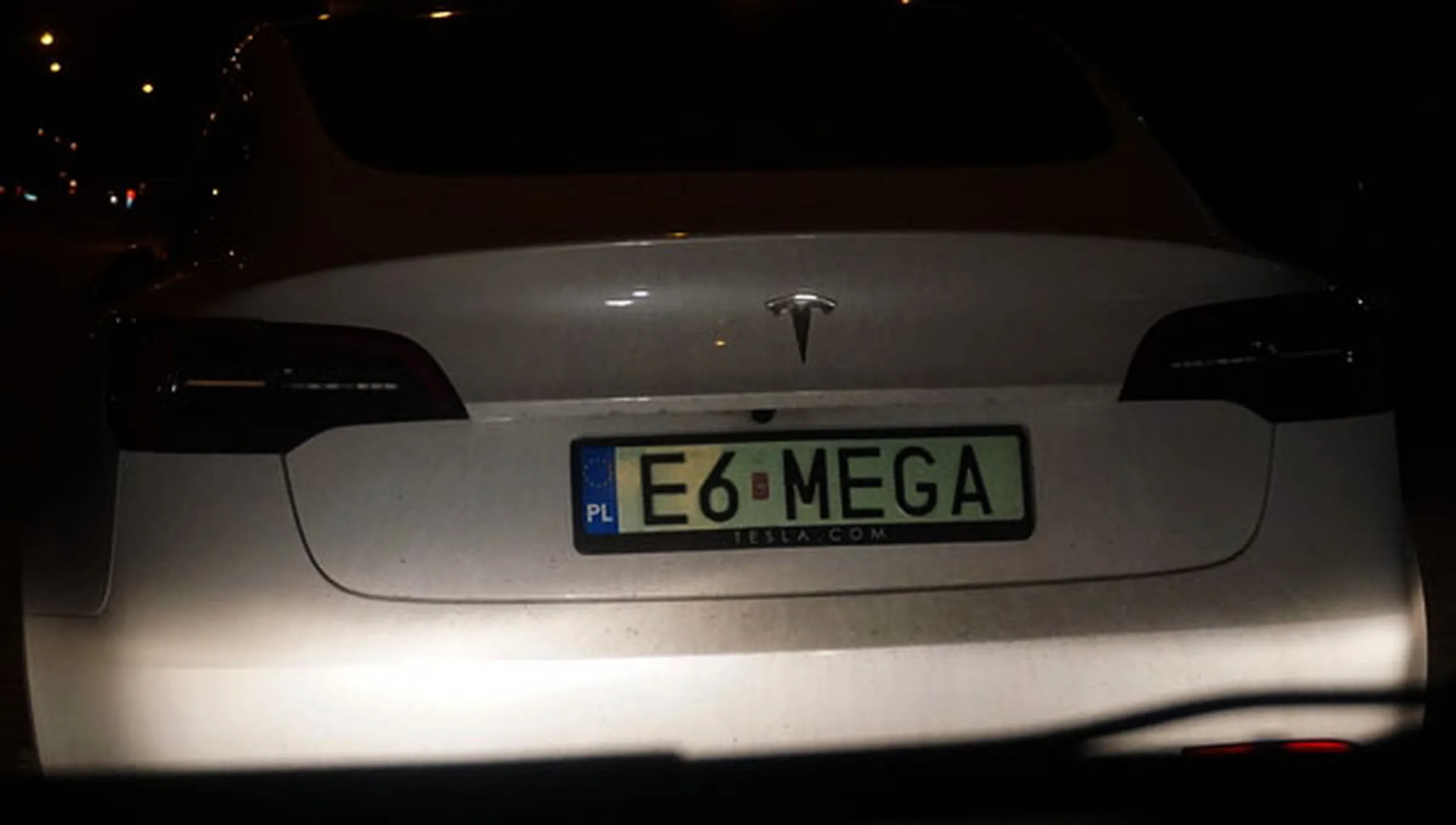 Fajny numer, blacha E6 MEGA