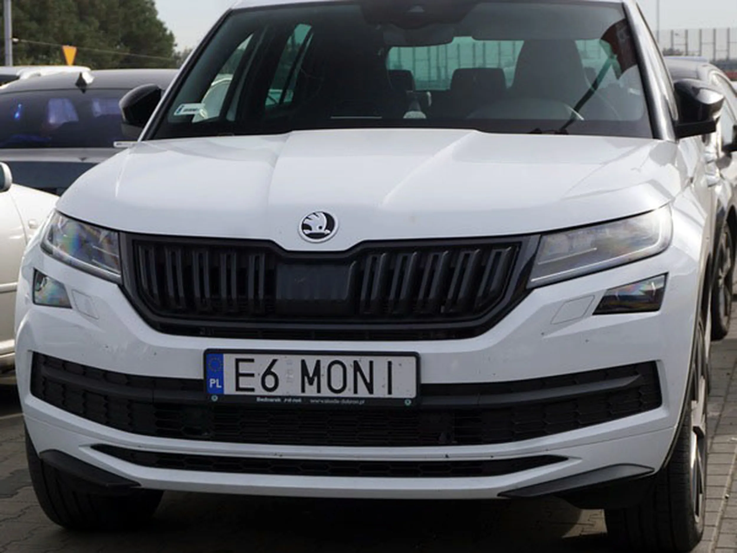 Fajny numer, blacha E6 MONI