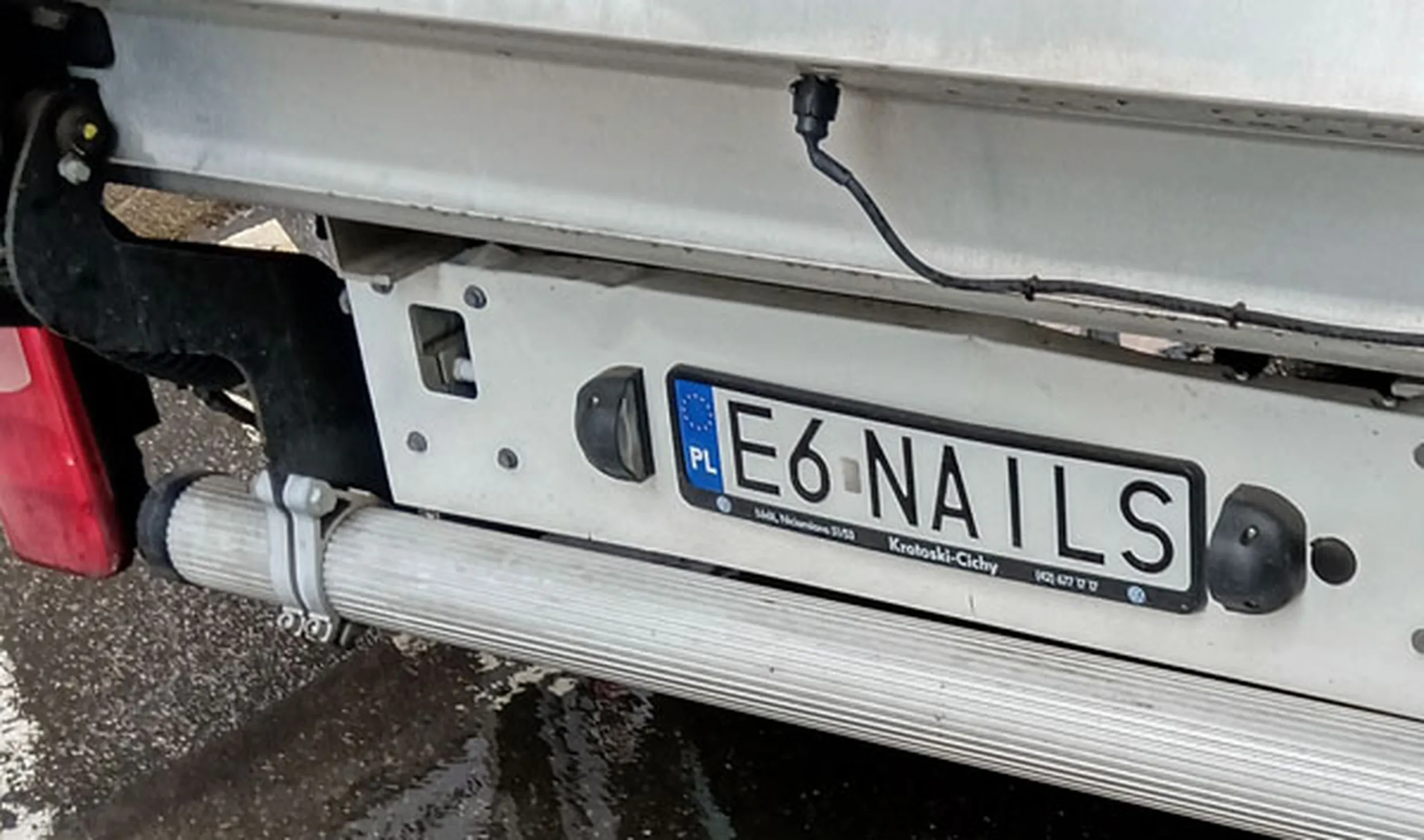 Fajny numer, blacha E6 NAILS