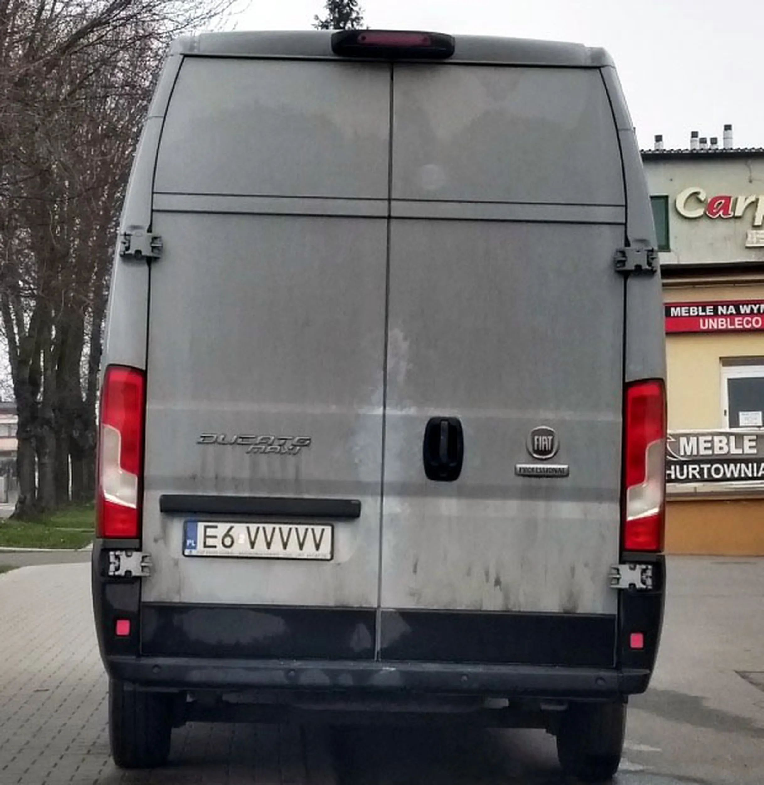 Fajny numer, blacha E6 VVVVV