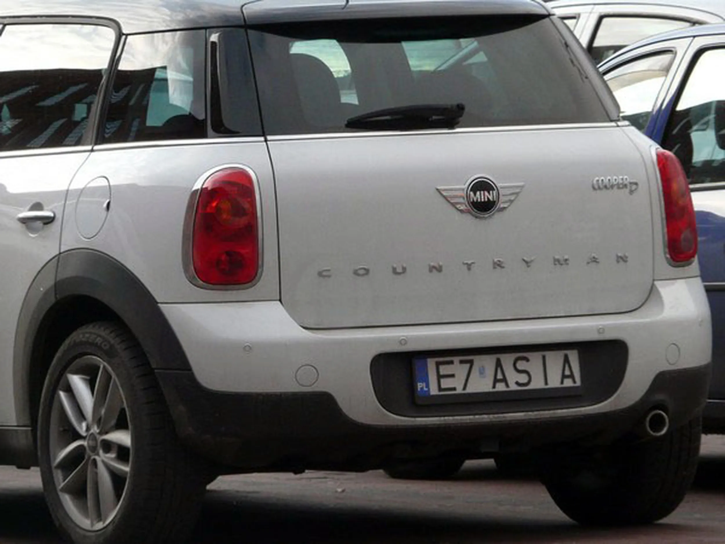 Fajny numer, blacha E7 ASIA