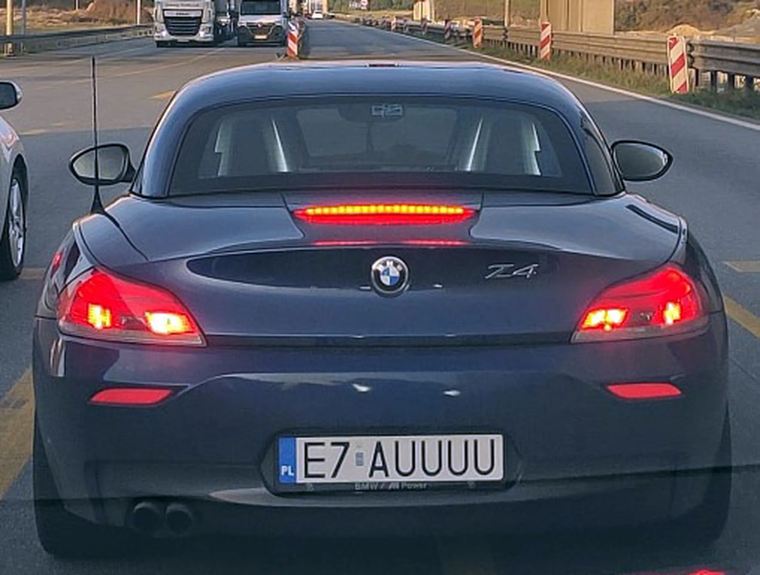 Fajny numer, blacha E7 AUUUU