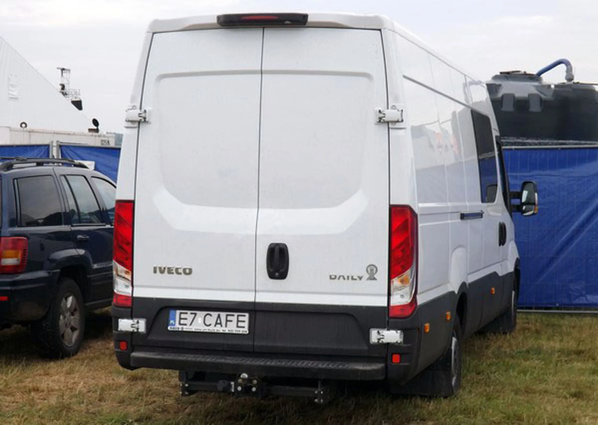 Fajny numer, blacha E7 CAFE