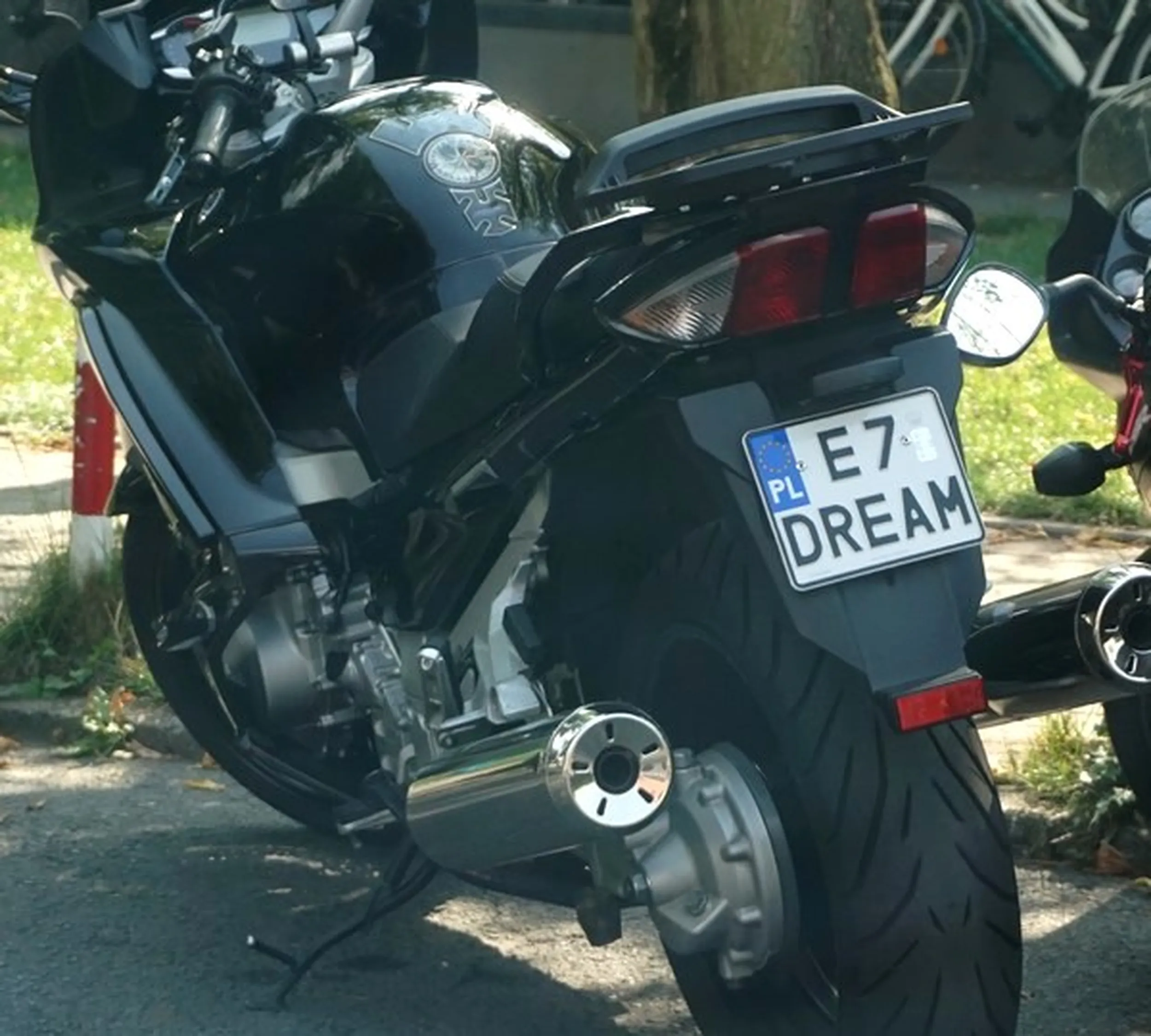 Fajny numer, blacha E7 DREAM