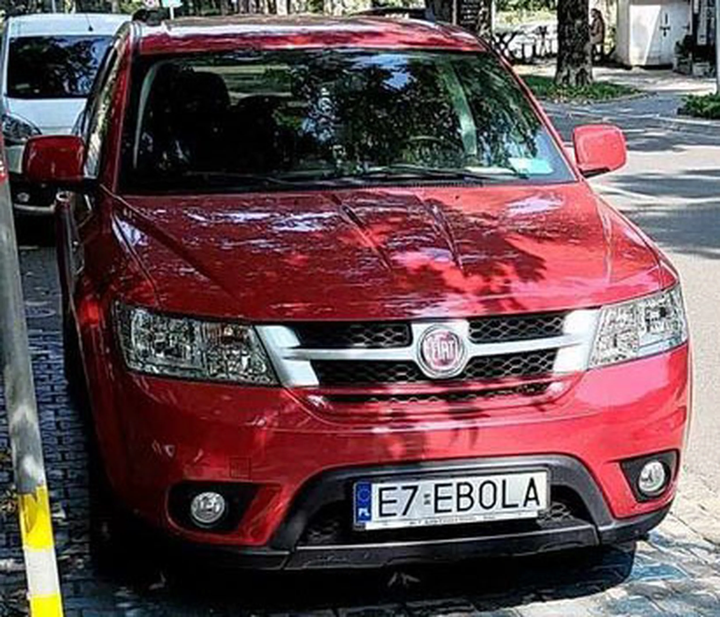 Fajny numer, blacha E7 EBOLA