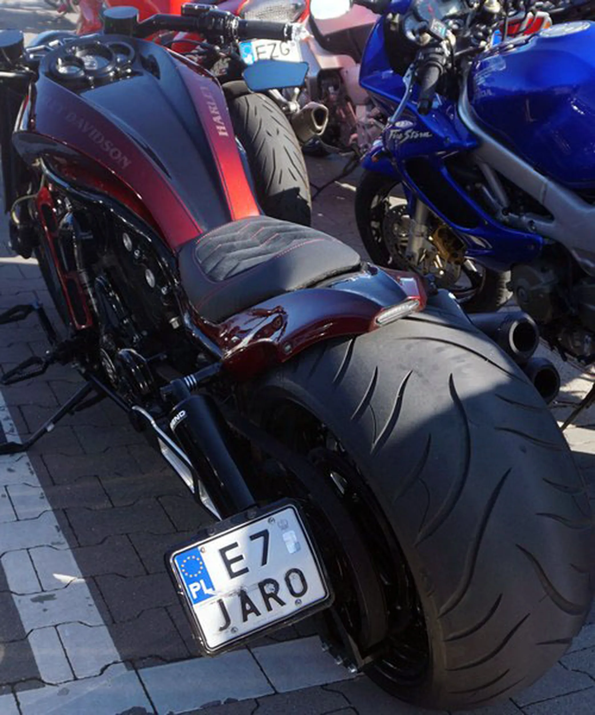 Fajny numer, blacha E7 JARO