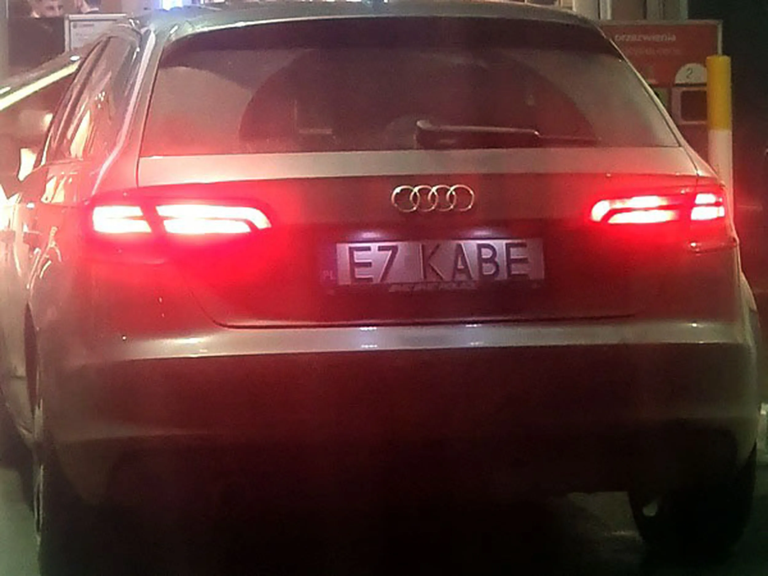 Fajny numer, blacha E7 KABE