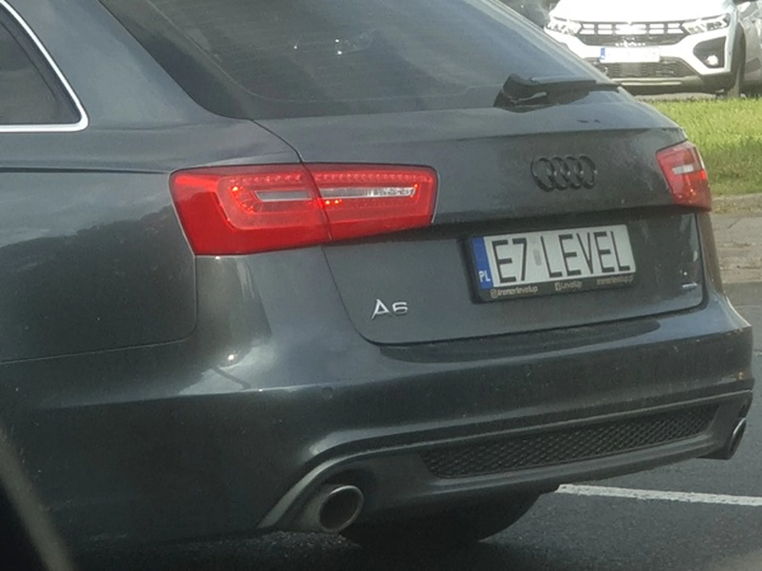 Fajny numer, blacha E7 LEVEL