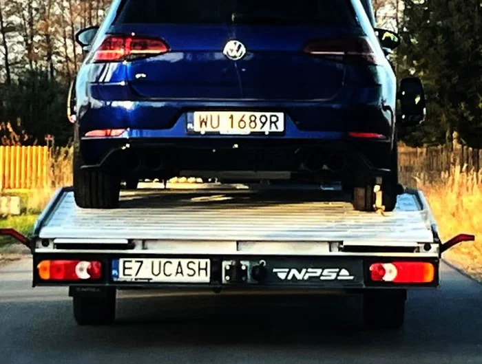 Fajny numer, blacha E7 UCASH