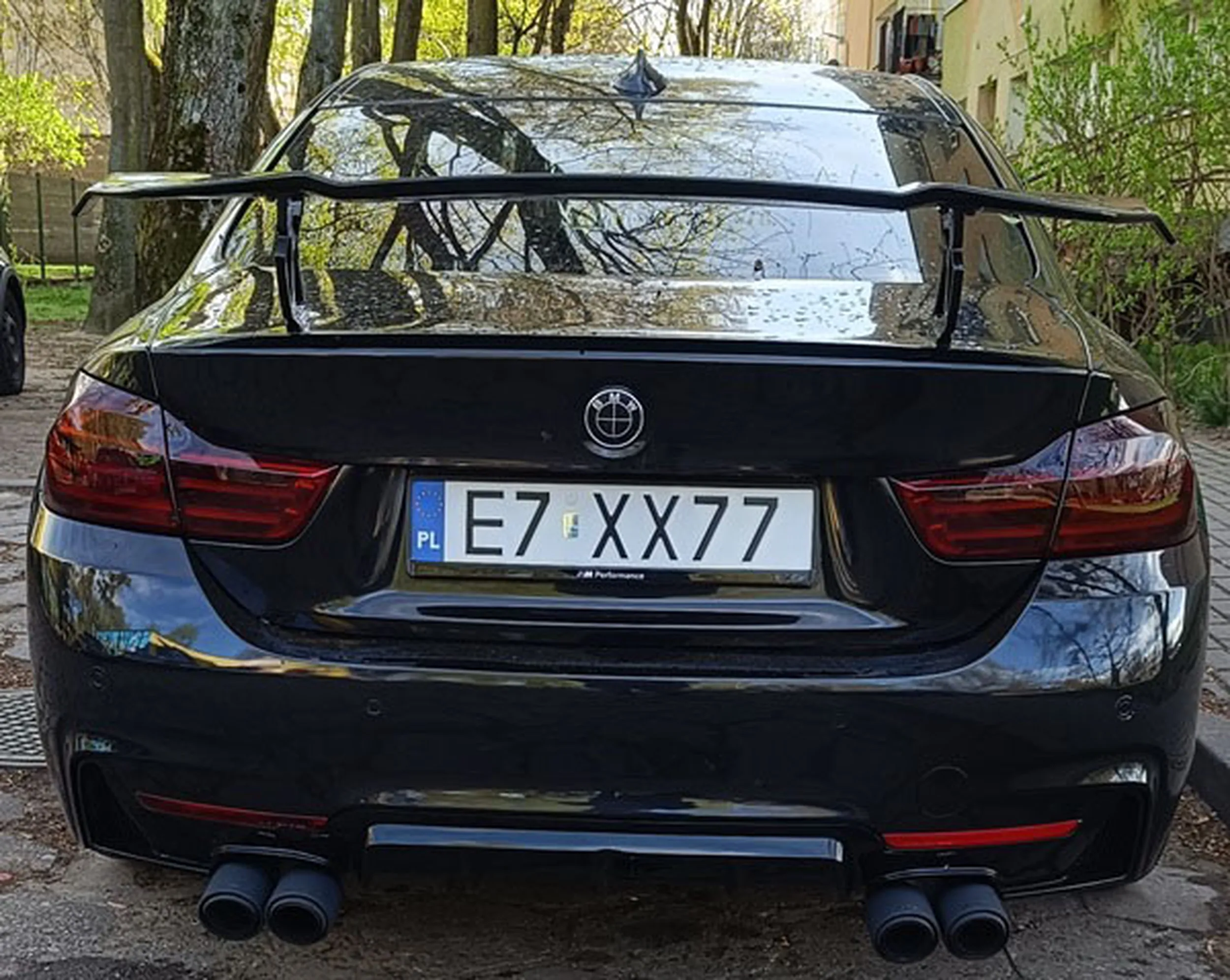 Fajny numer, blacha E7 XX77